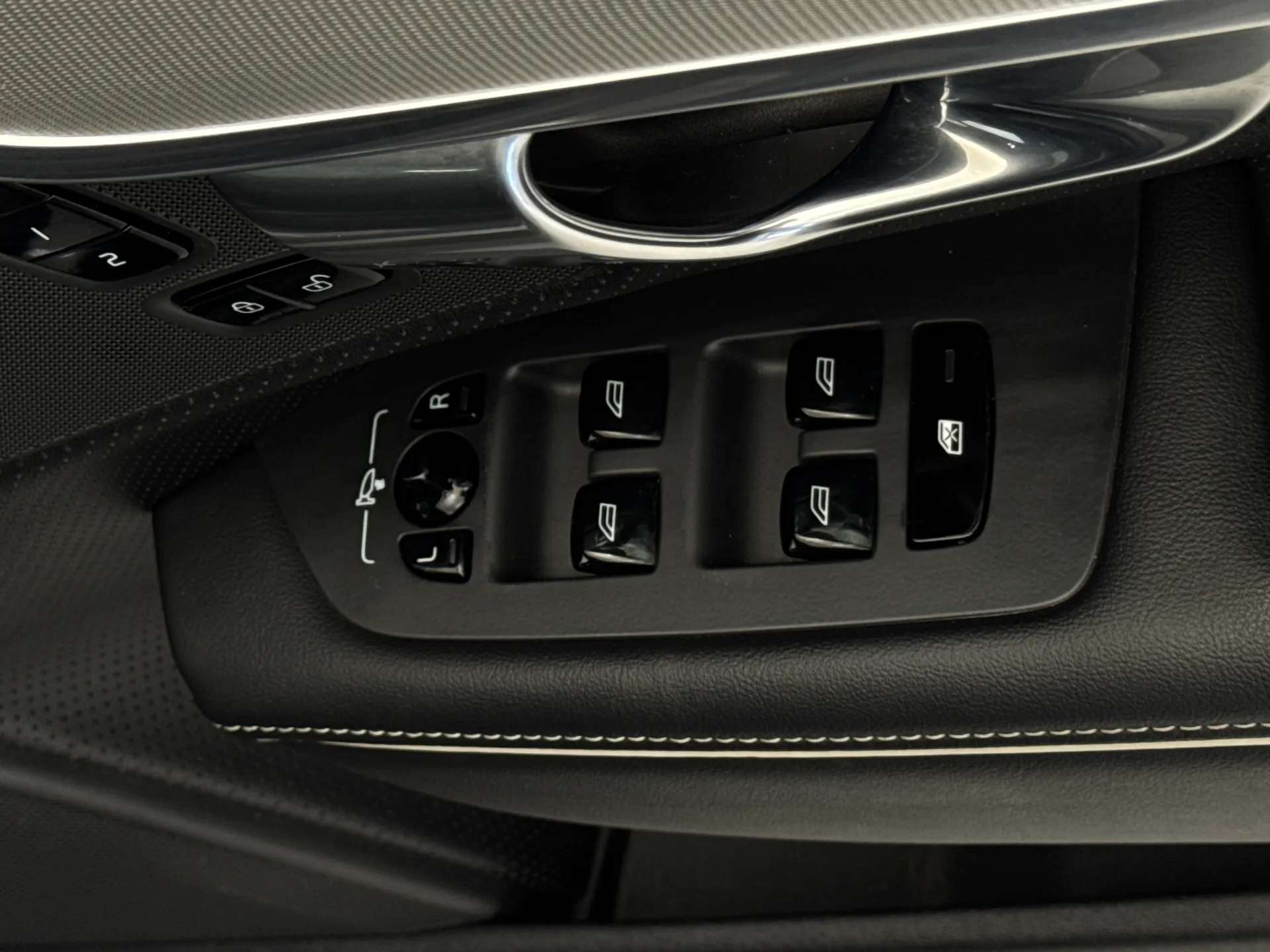 2020 VOLVO V90 2020 VOLVO V90