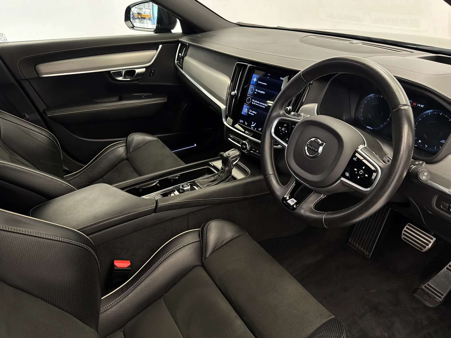 2020 VOLVO V90 2020 VOLVO V90