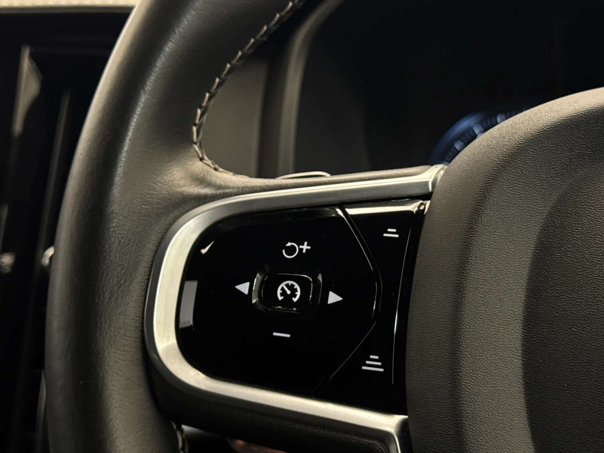 2020 VOLVO V90 2020 VOLVO V90