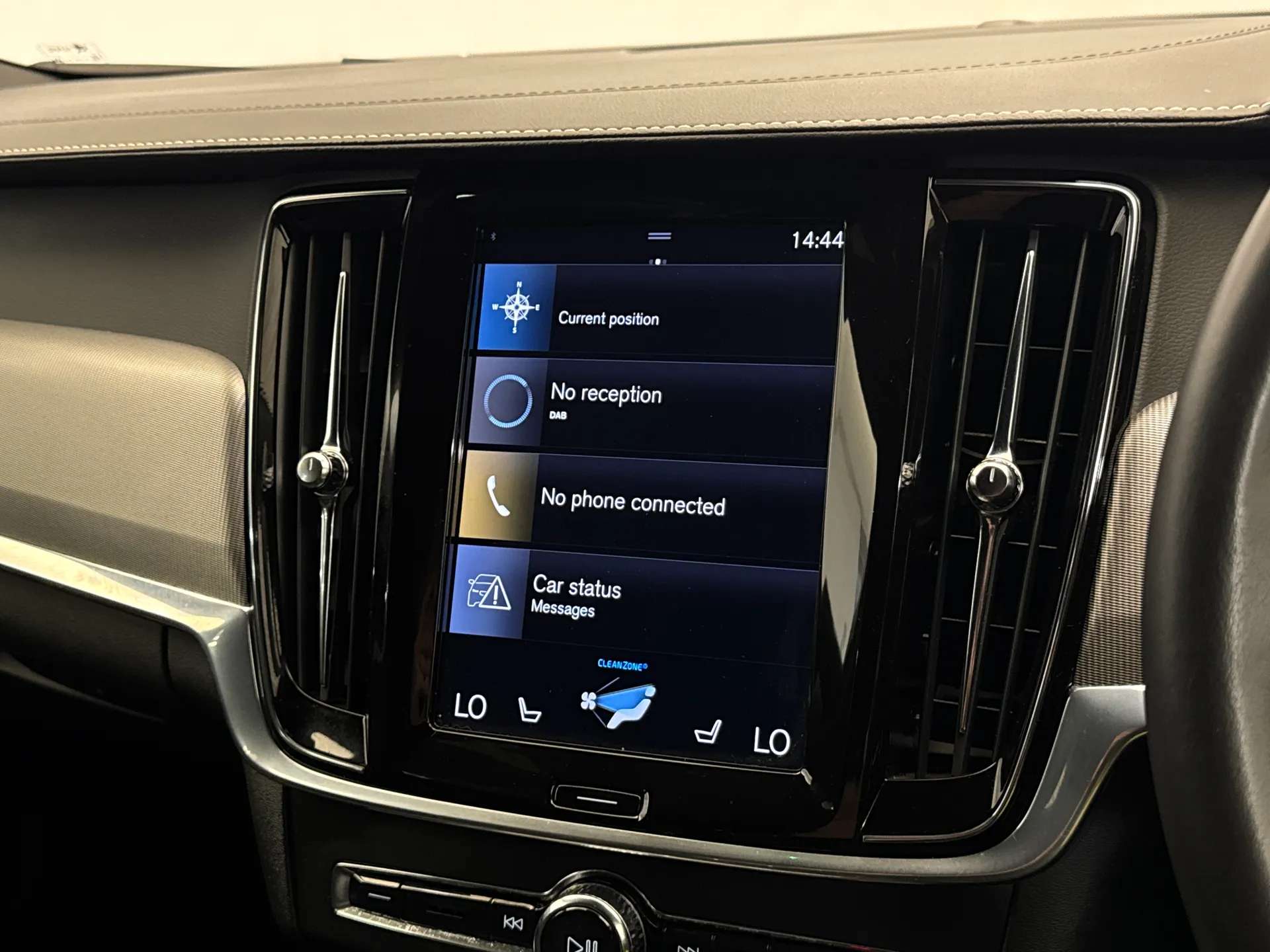 2020 VOLVO V90 2020 VOLVO V90