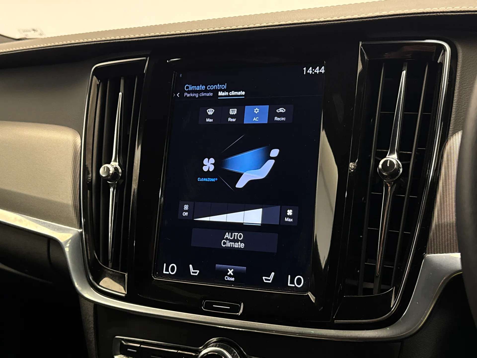 2020 VOLVO V90 2020 VOLVO V90