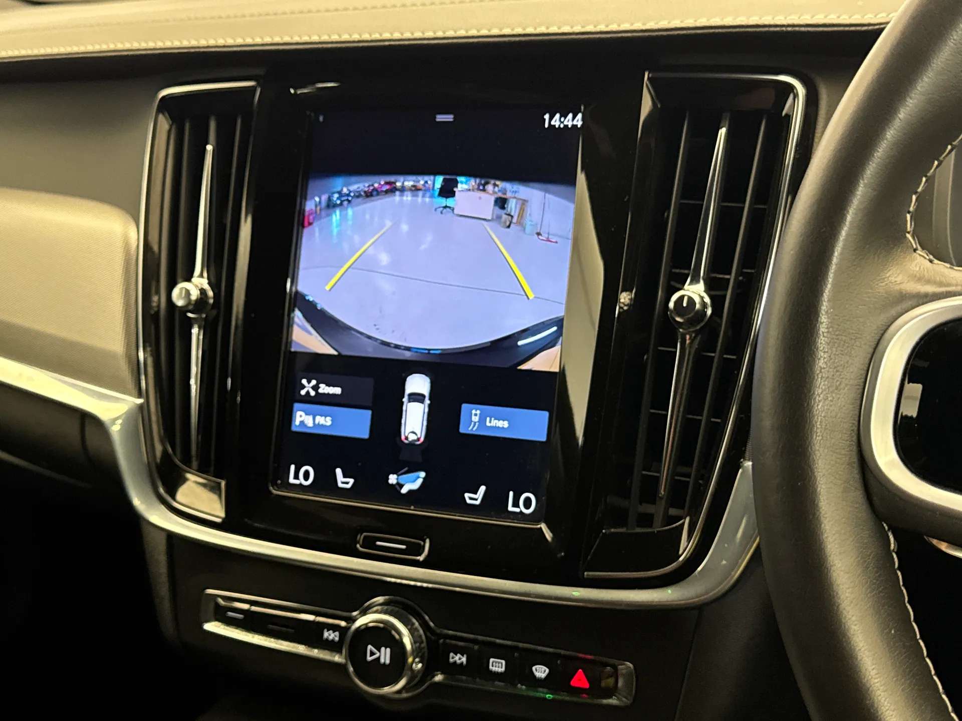 2020 VOLVO V90 2020 VOLVO V90