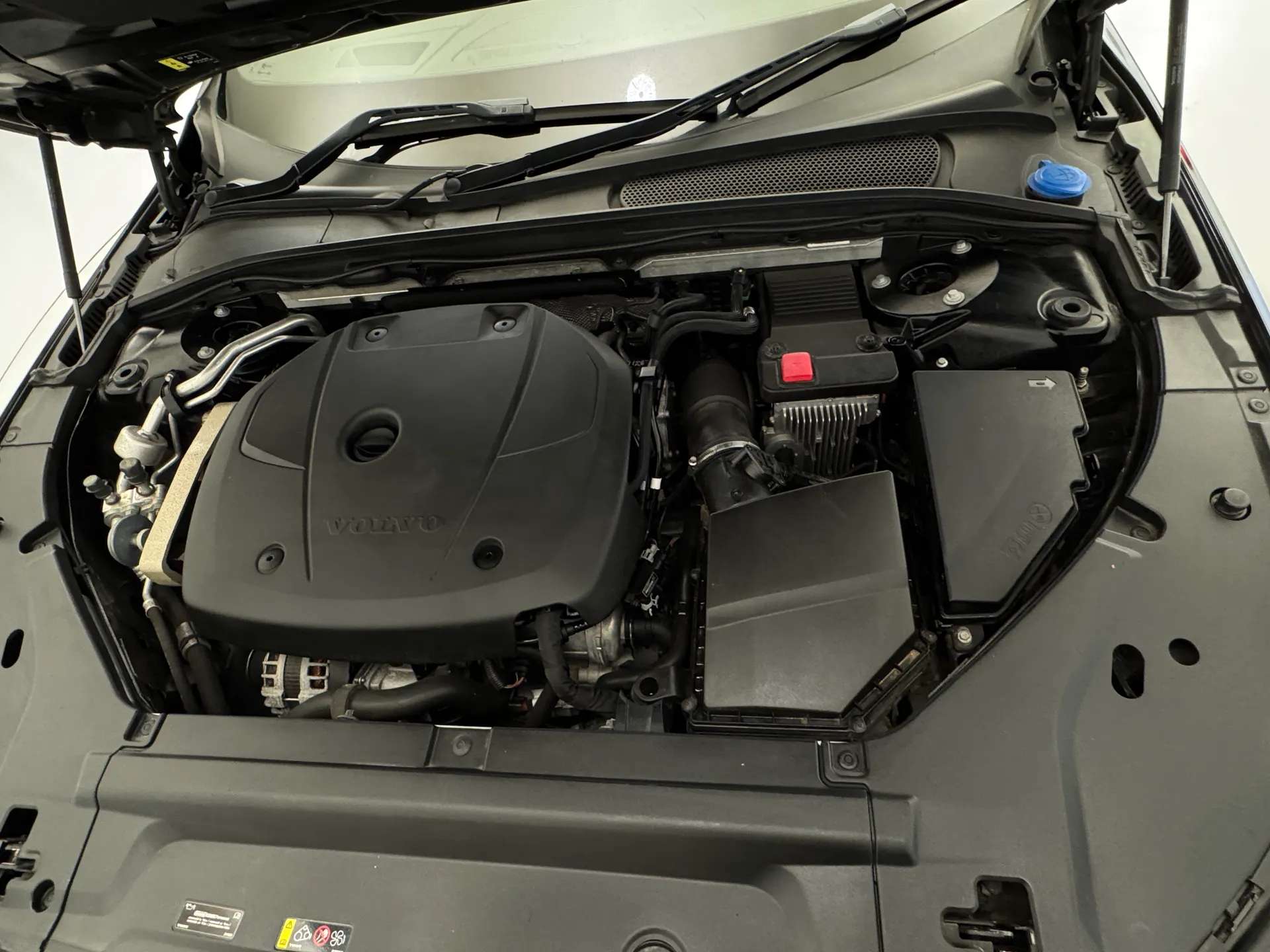 2020 VOLVO V90 2020 VOLVO V90