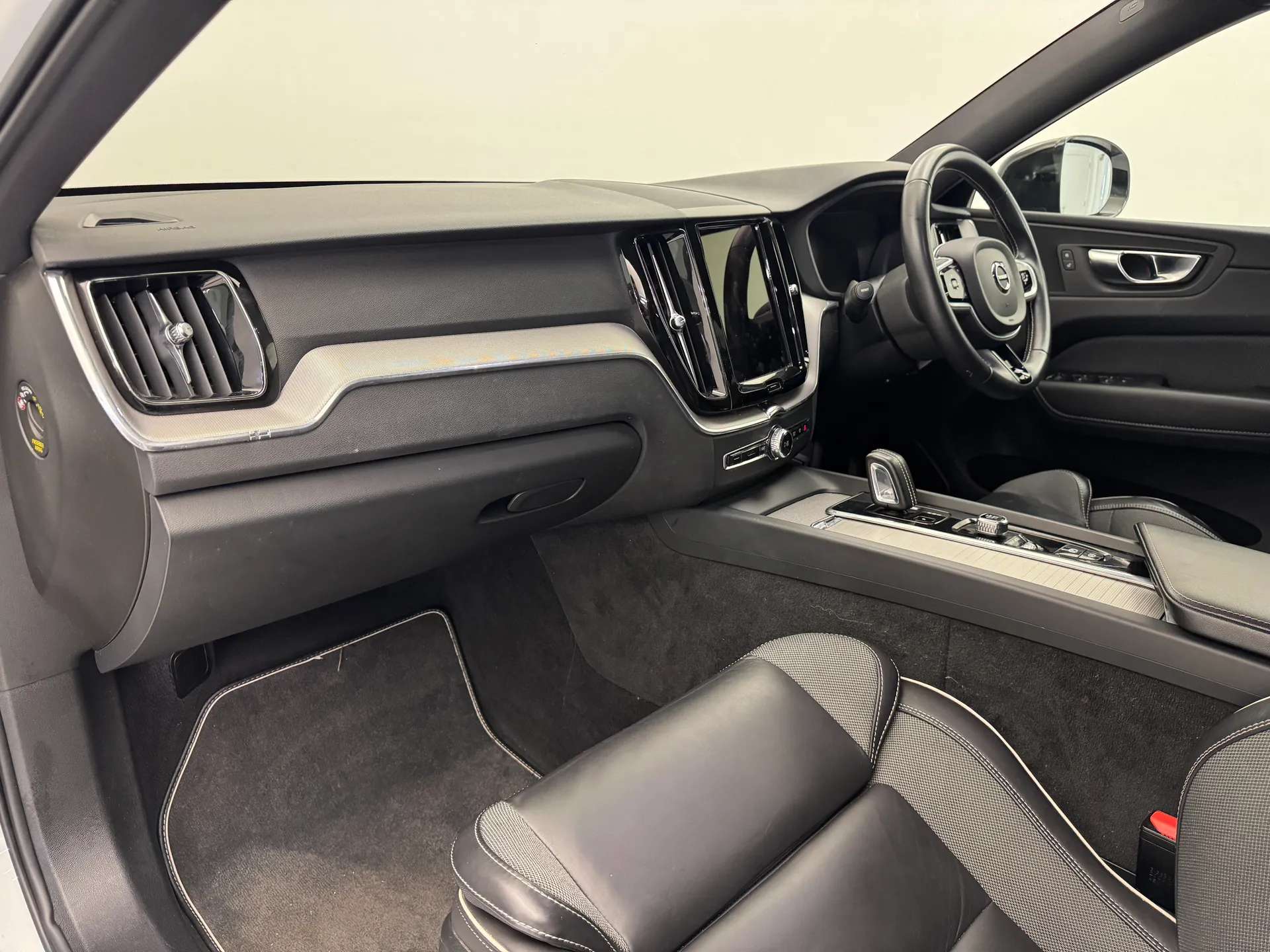 2021 VOLVO XC60 2021 VOLVO XC60