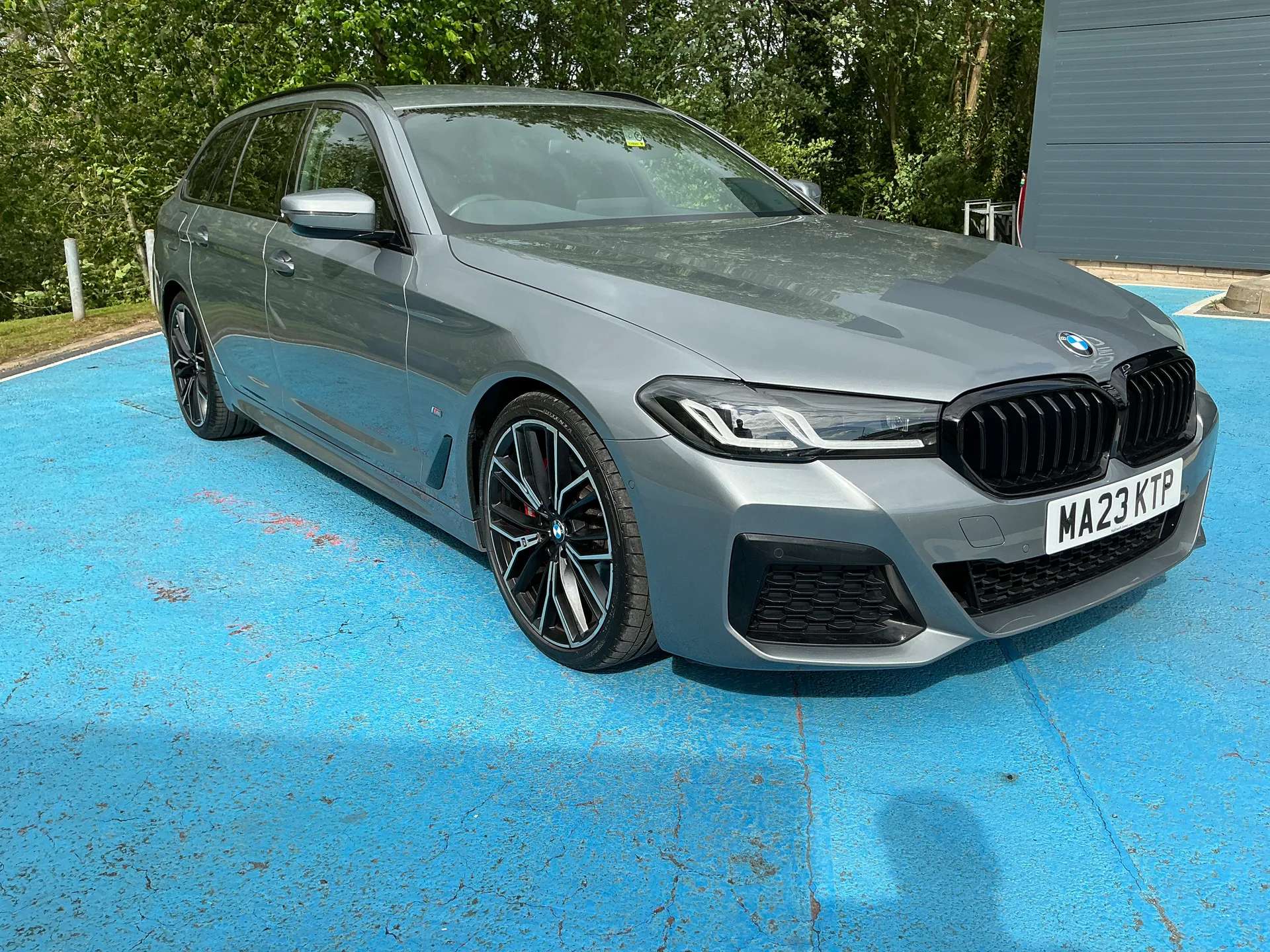 A 2023 BMW 5 SERIES 520i MHT M Sport 5dr Step Auto A 2023 BMW 5 SERIES 520i MHT M Sport 5dr Step Auto