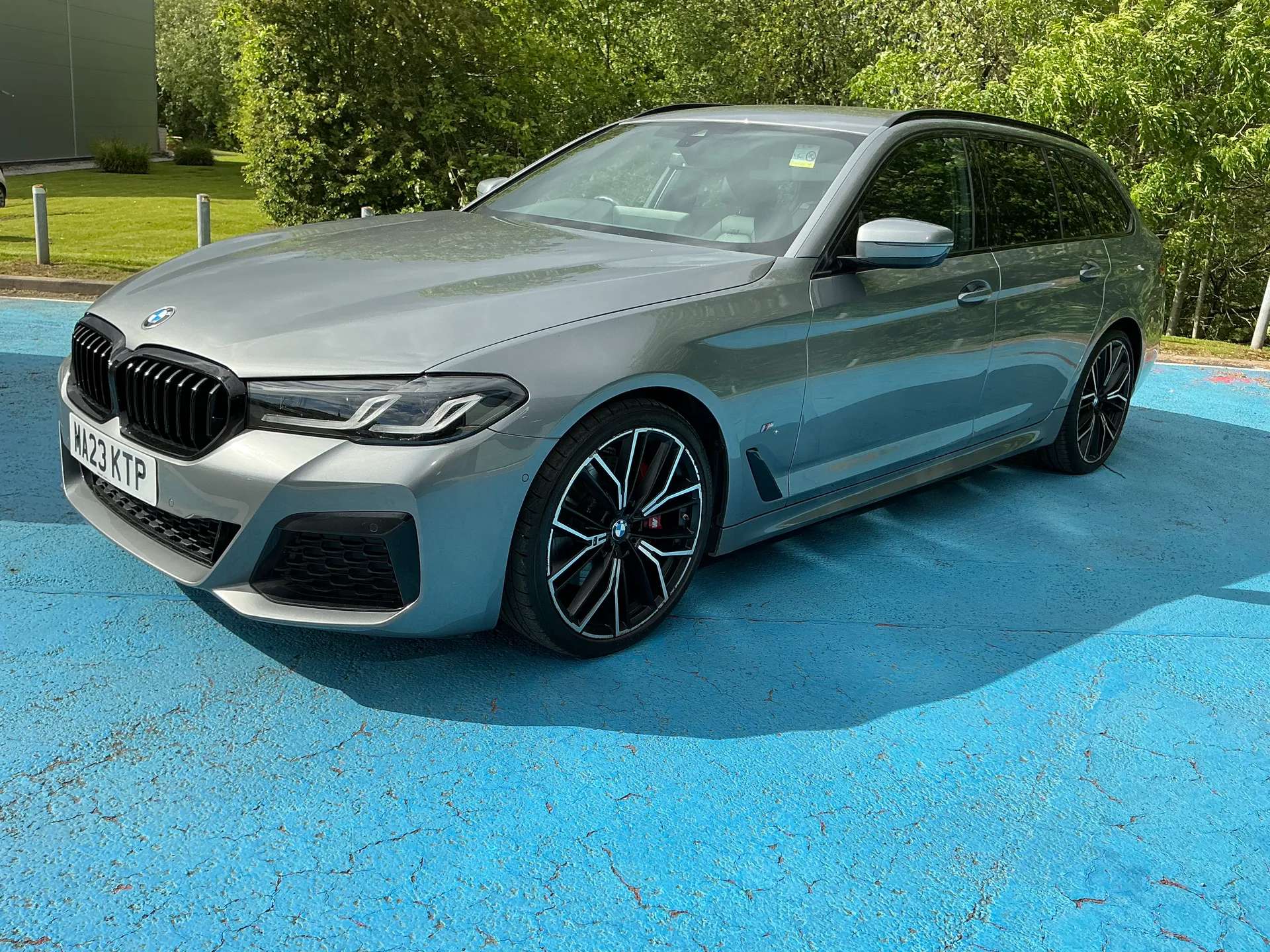 A 2023 BMW 5 SERIES 520i MHT M Sport 5dr Step Auto A 2023 BMW 5 SERIES 520i MHT M Sport 5dr Step Auto