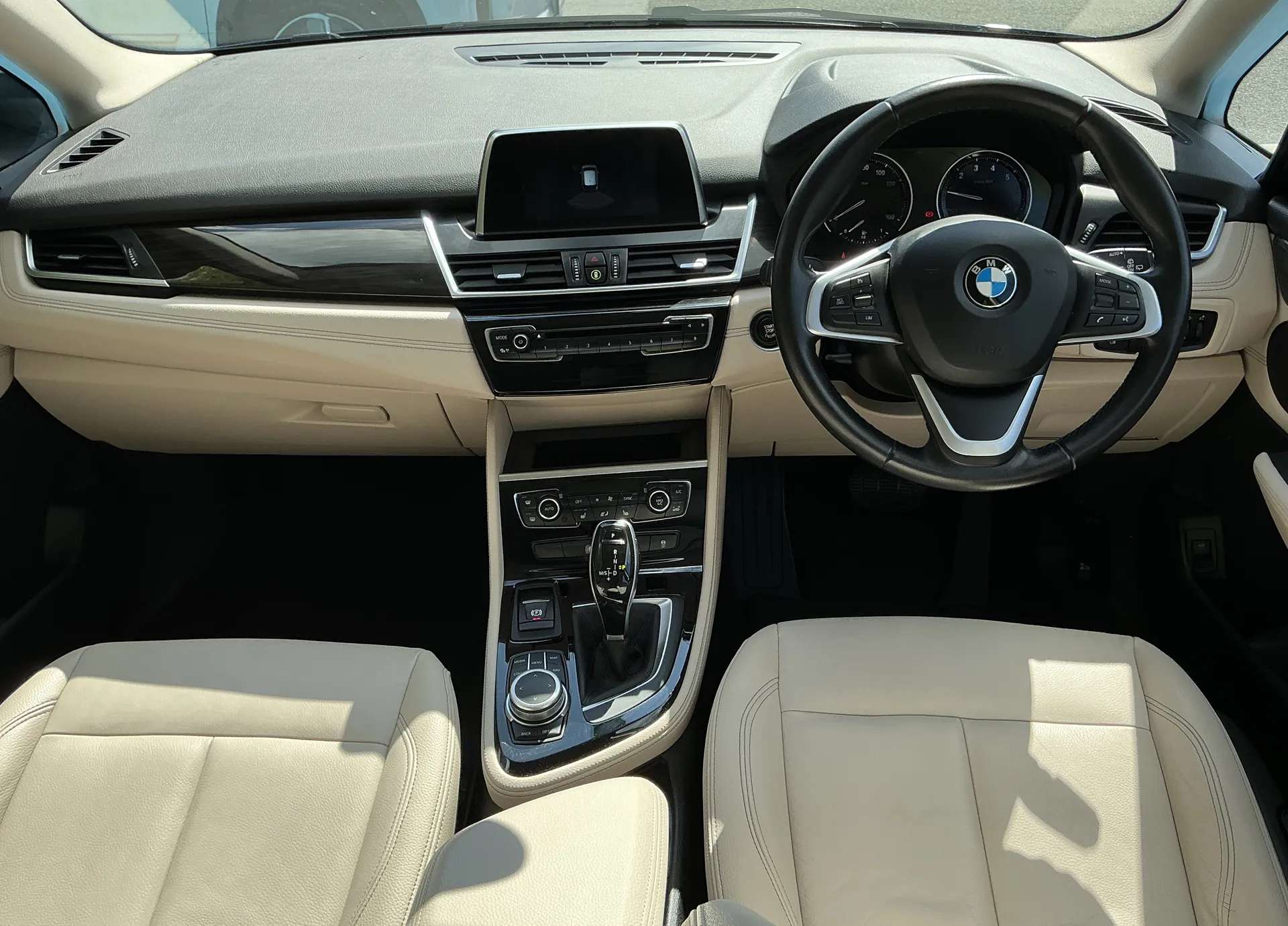 A 2019 BMW 2 SERIES 218i Luxury 5dr Step Auto A 2019 BMW 2 SERIES 218i Luxury 5dr Step Auto