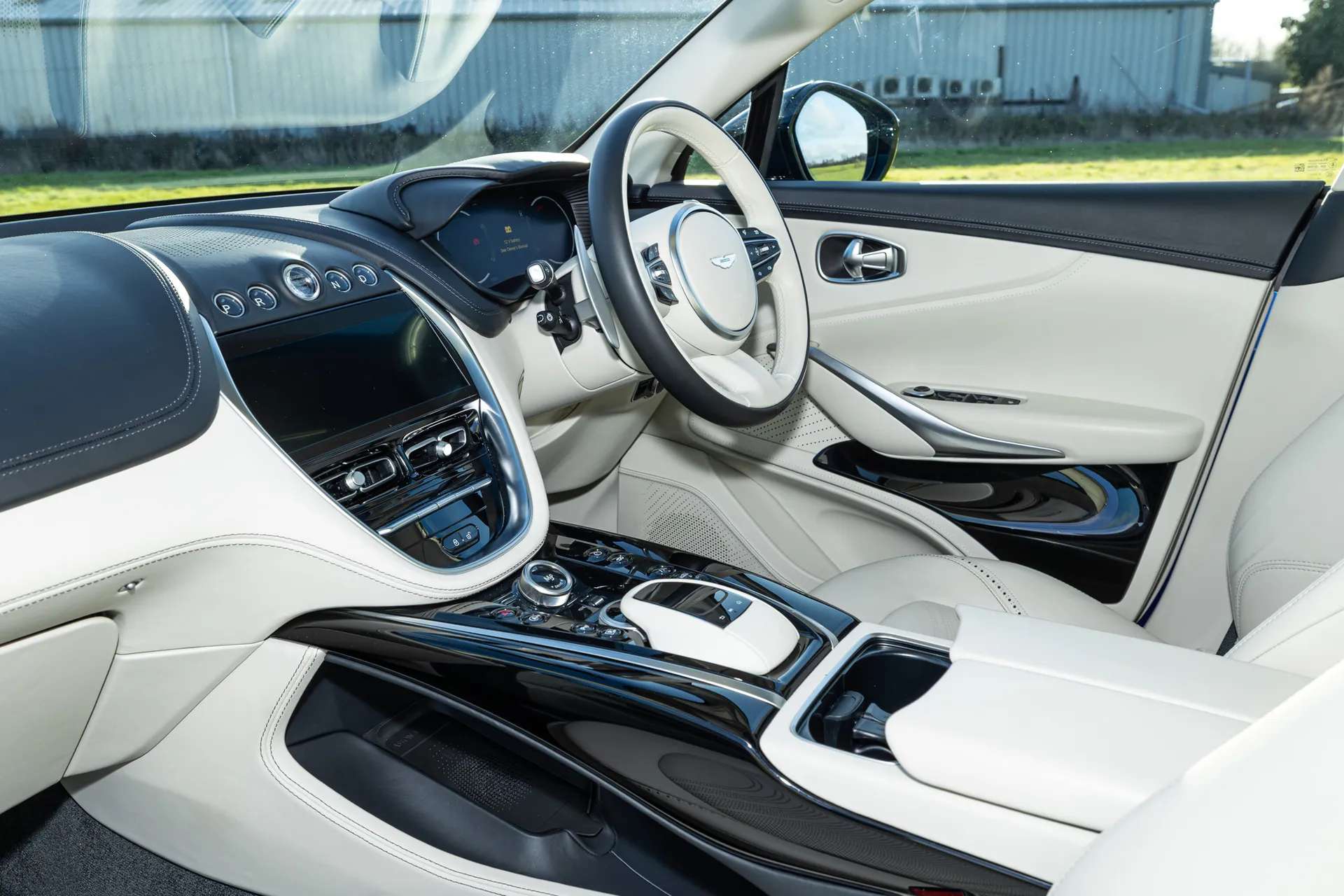 2023 ASTON MARTIN DBX 2023 ASTON MARTIN DBX