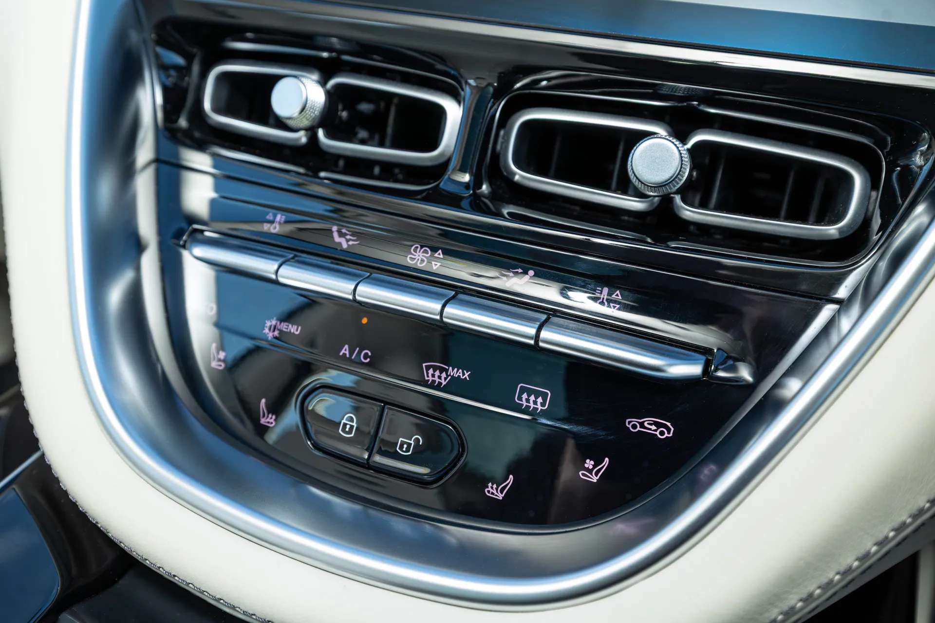 2023 ASTON MARTIN DBX 2023 ASTON MARTIN DBX