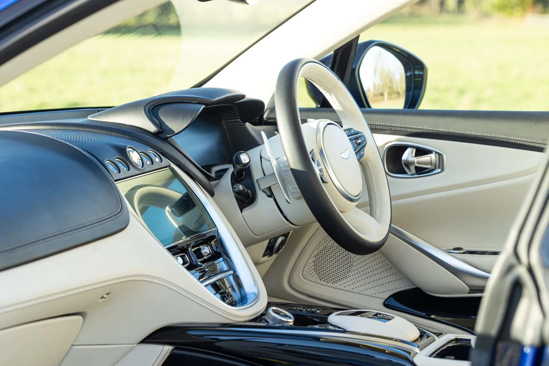 2023 ASTON MARTIN DBX 2023 ASTON MARTIN DBX