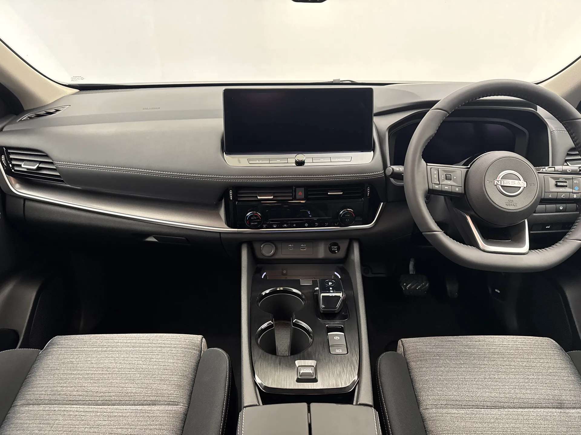 A 2025 NISSAN X-TRAIL 1.5 E-Power 204 N-Connecta 5dr Xtronic A 2025 NISSAN X-TRAIL 1.5 E-Power 204 N-Connecta 5dr Xtronic