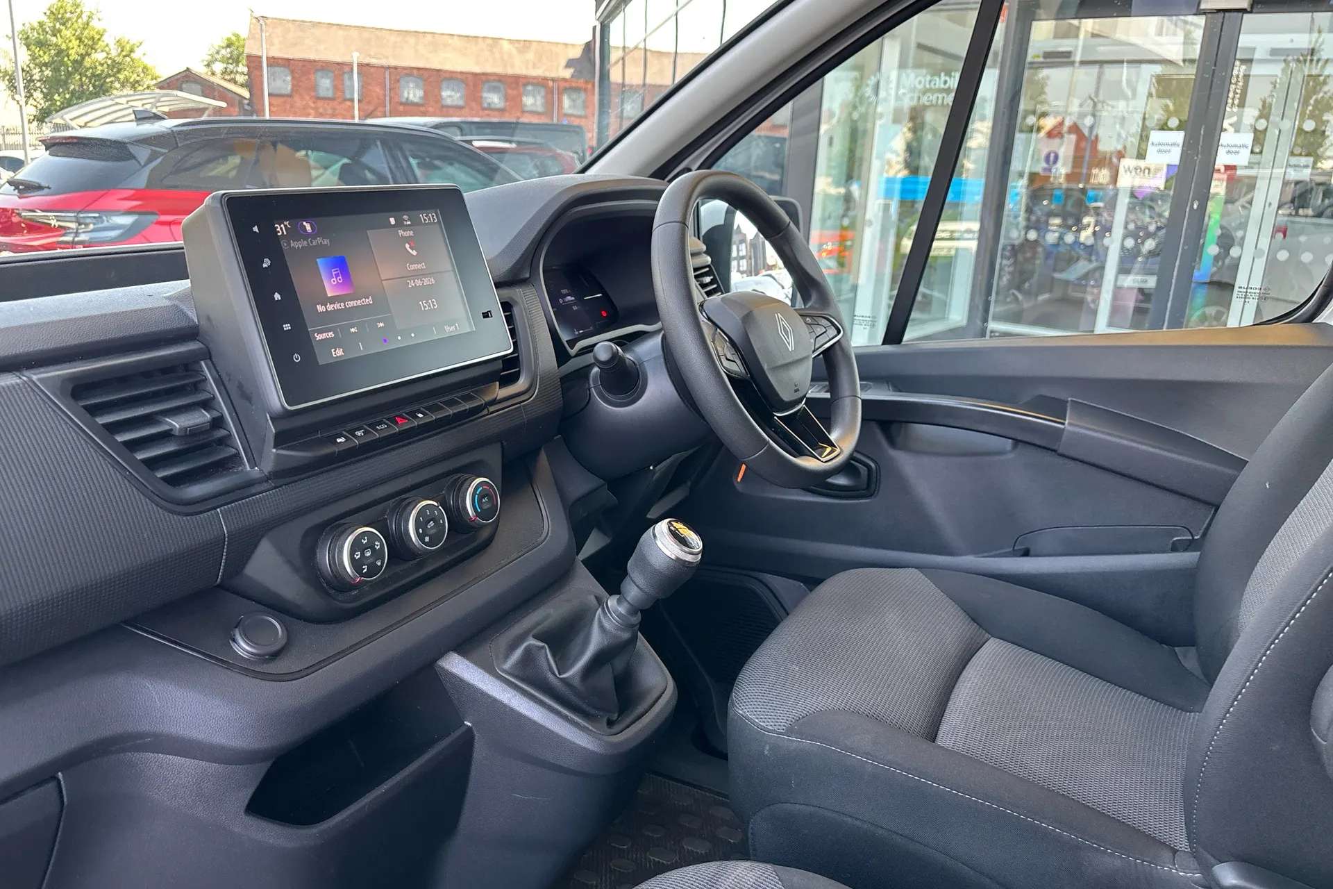 2024 RENAULT TRAFIC 2024 RENAULT TRAFIC