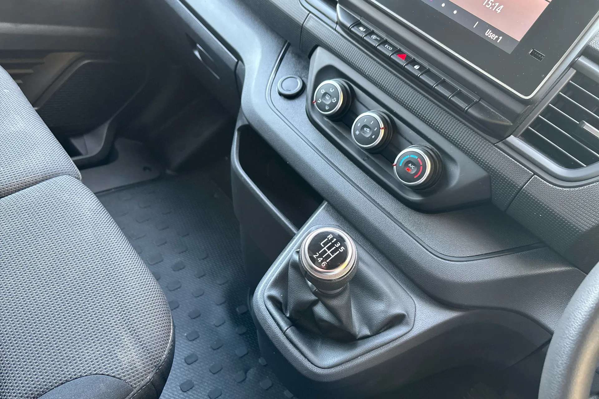 2024 RENAULT TRAFIC 2024 RENAULT TRAFIC