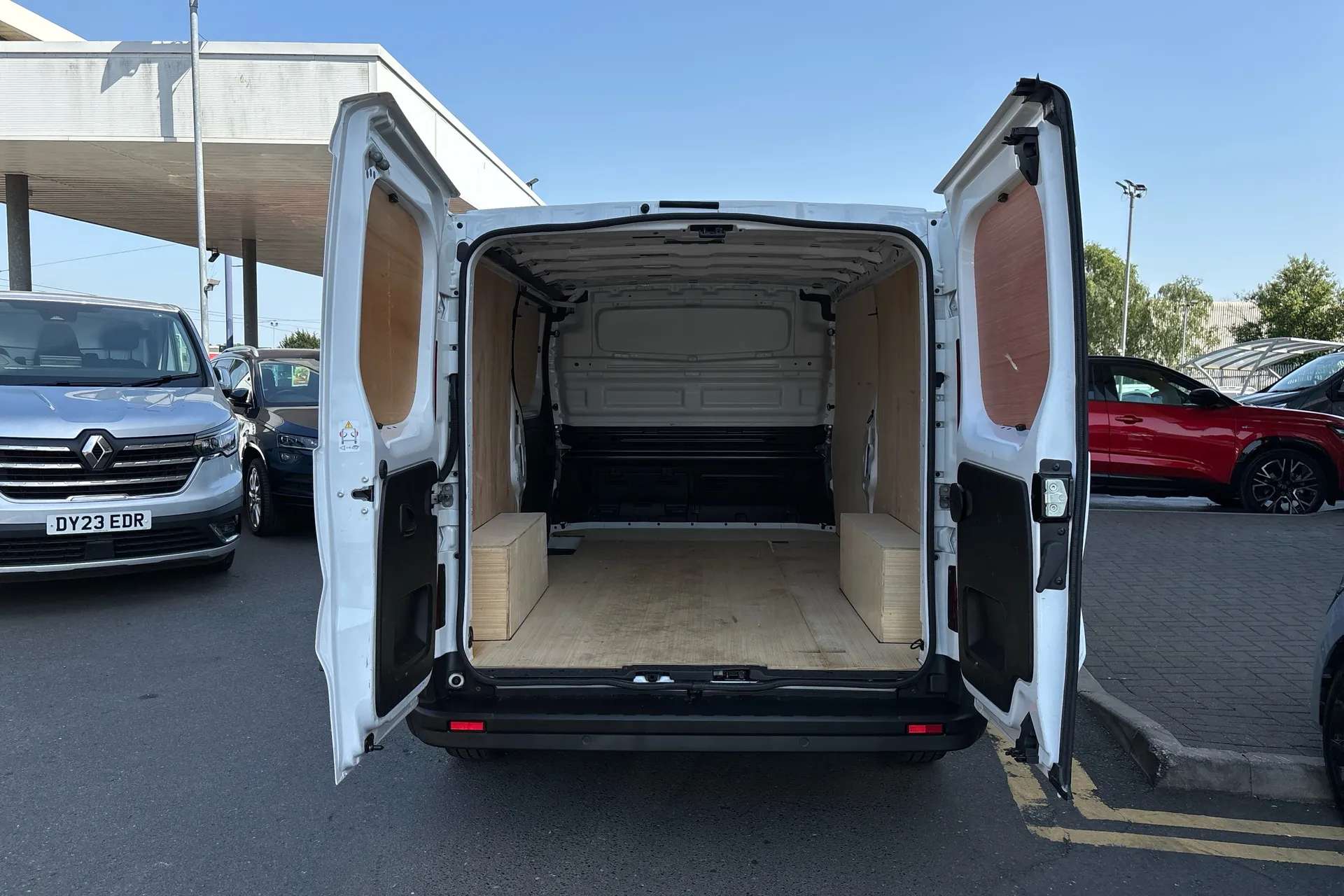 2024 RENAULT TRAFIC 2024 RENAULT TRAFIC