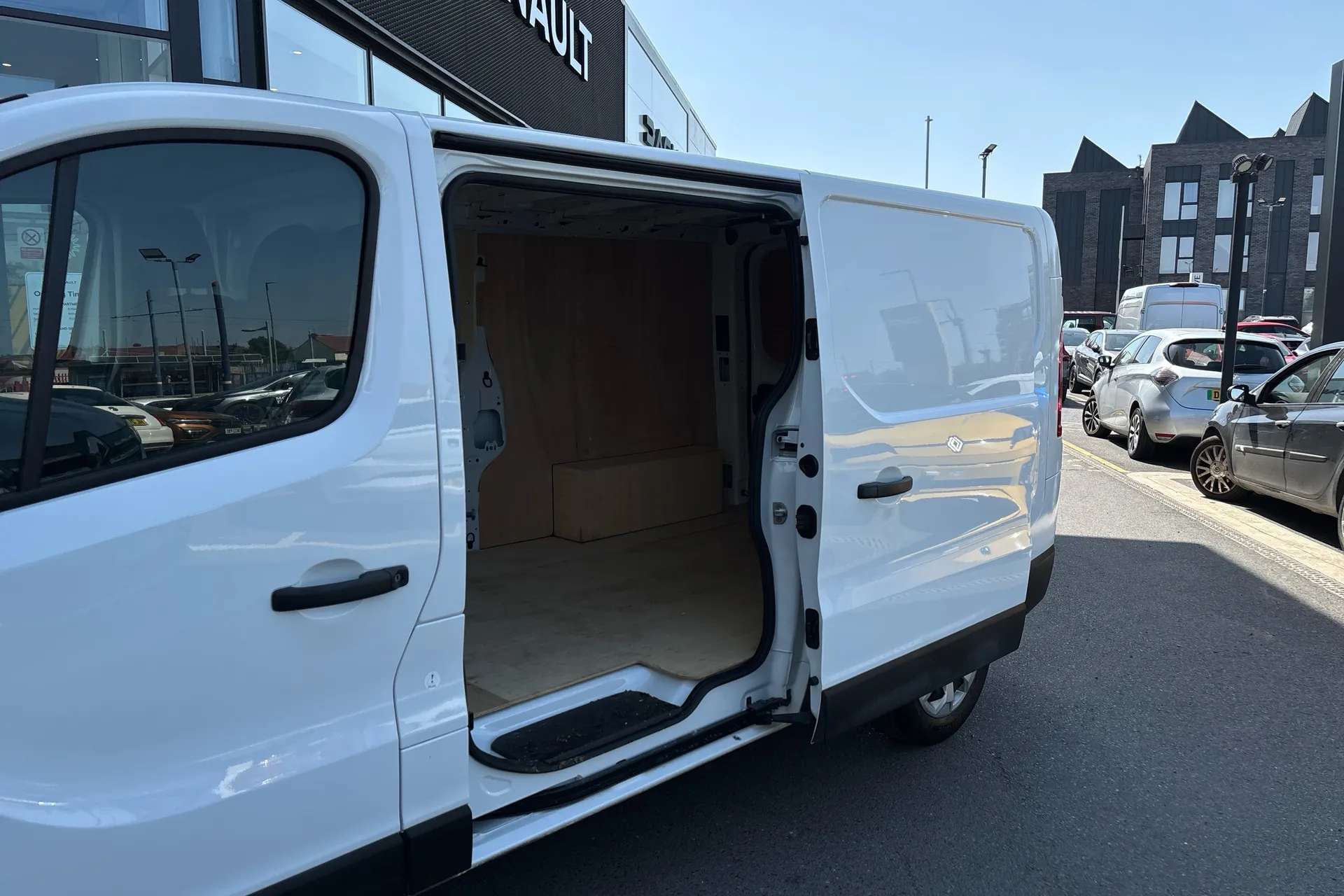 2024 RENAULT TRAFIC 2024 RENAULT TRAFIC
