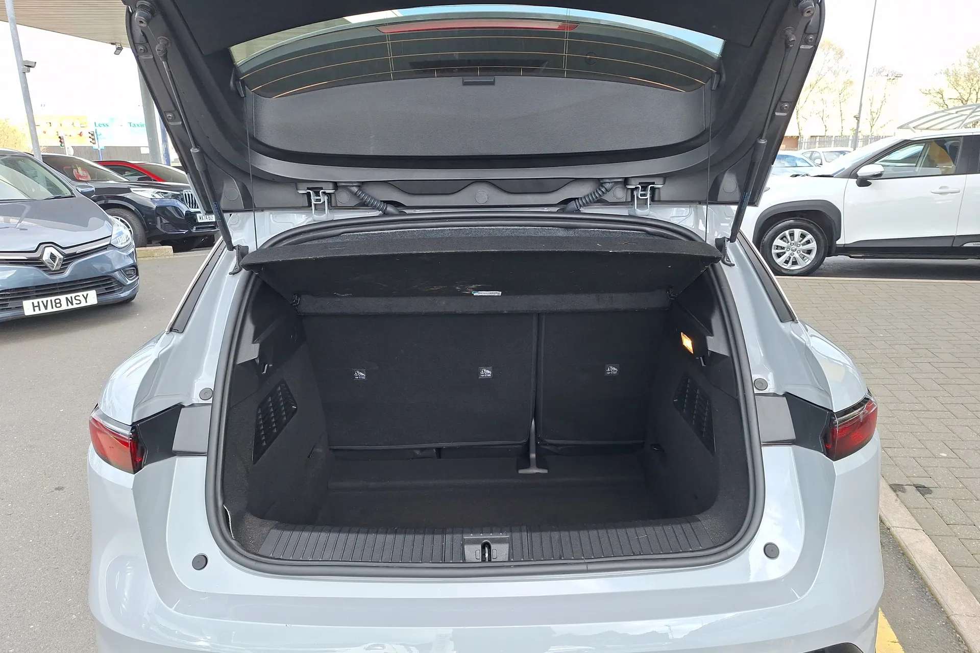 2024 RENAULT MEGANE E-TECH 2024 RENAULT MEGANE E-TECH