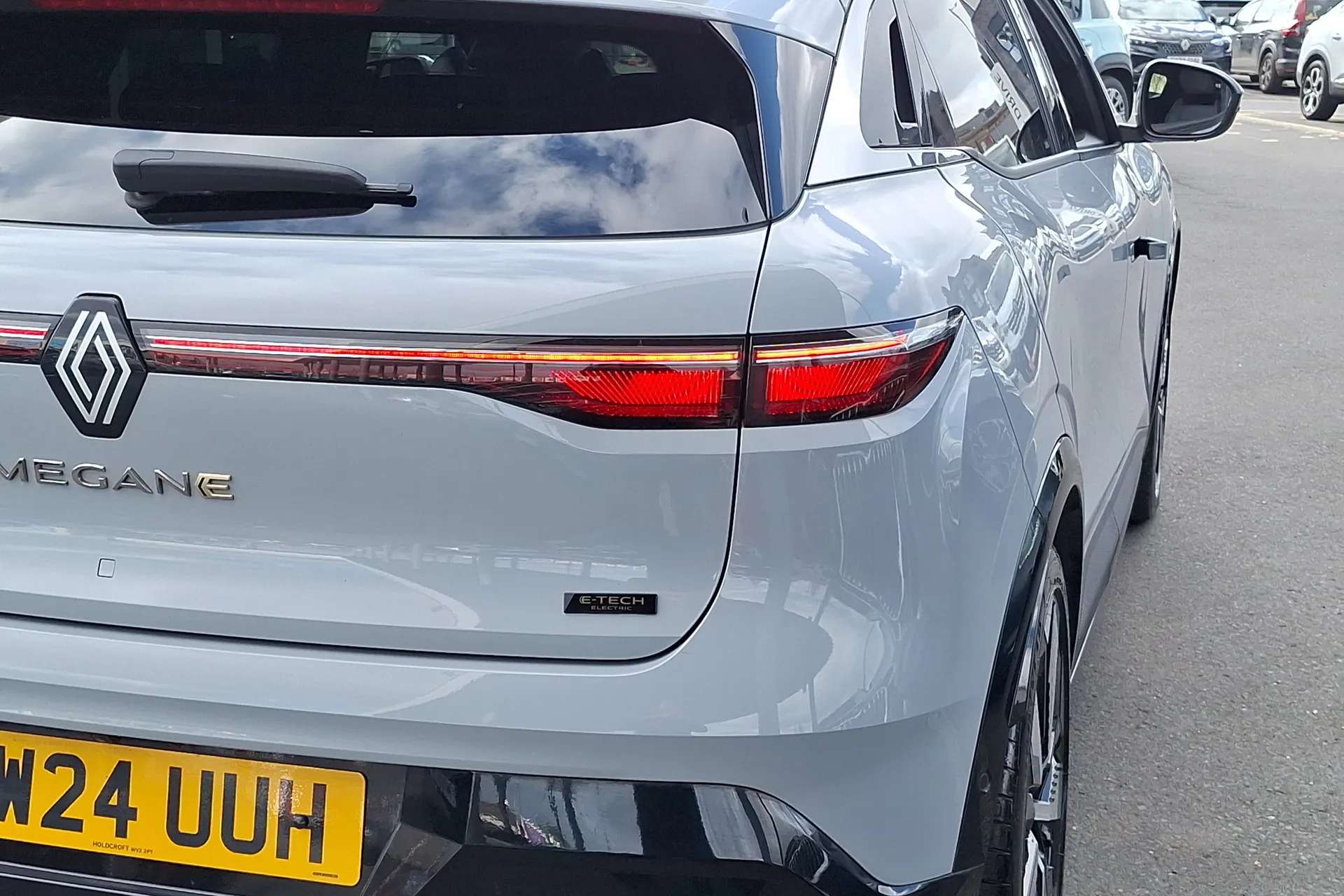 2024 RENAULT MEGANE E-TECH 2024 RENAULT MEGANE E-TECH