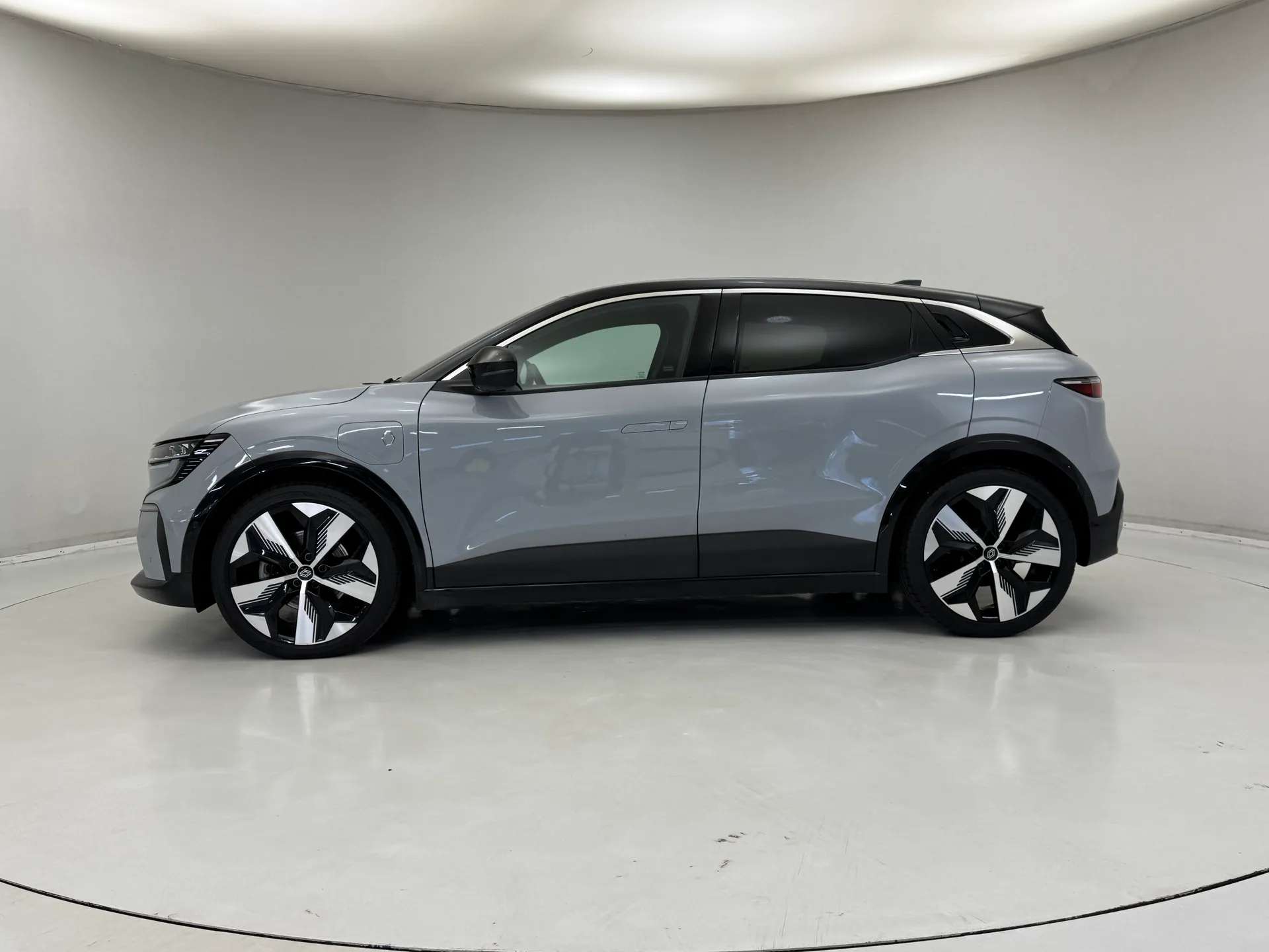 A 2024 RENAULT MEGANE E-TECH EV60 160kW Techno Comfort Range 60kWh 5dr Auto A 2024 RENAULT MEGANE E-TECH EV60 160kW Techno Comfort Range 60kWh 5dr Auto