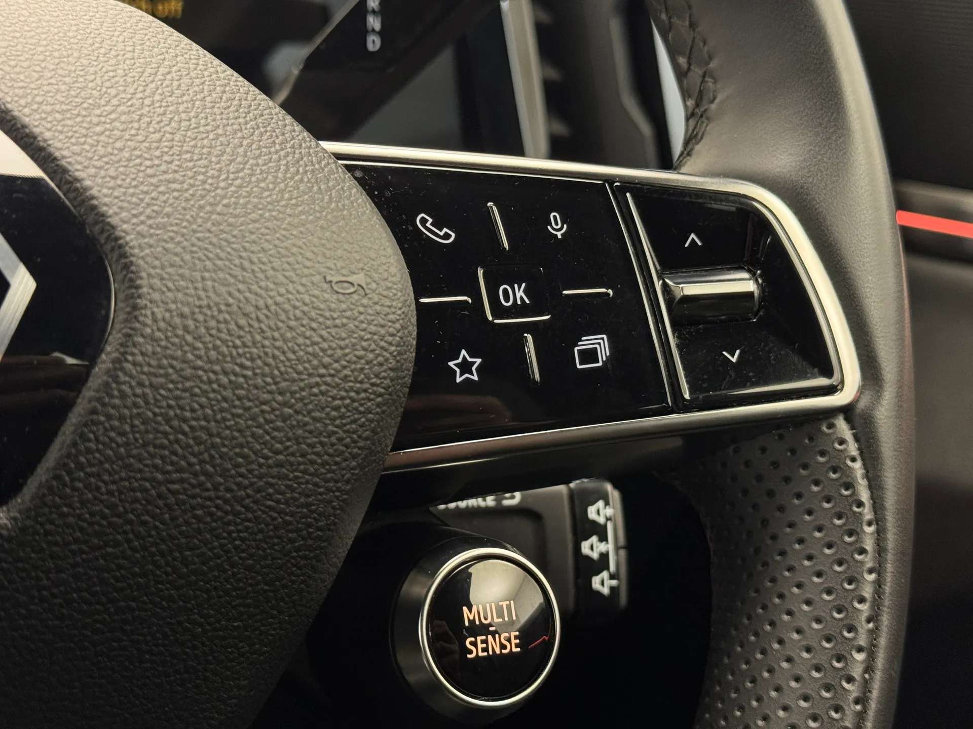 2024 RENAULT MEGANE E-TECH 2024 RENAULT MEGANE E-TECH