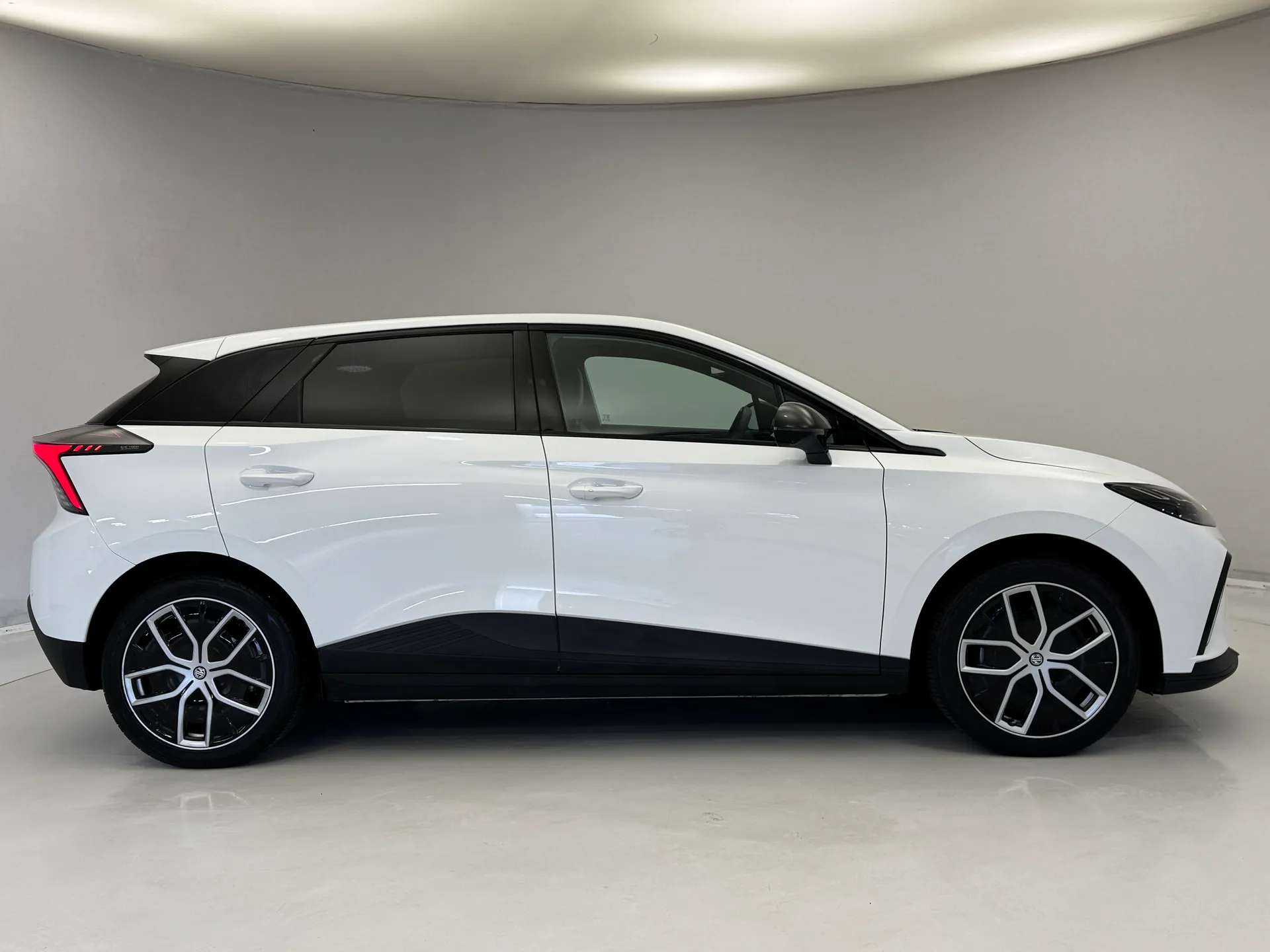A 2024 MG MG4 150kW Trophy EV Long Range 64kWh 5dr Auto ð DASHCAMS INCLUDEDð A 2024 MG MG4 150kW Trophy EV Long Range 64kWh 5dr Auto ð DASHCAMS INCLUDEDð