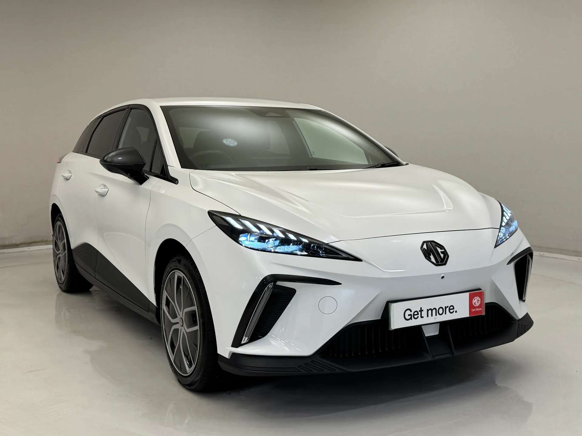 A 2024 MG MG4 150kW Trophy EV Long Range 64kWh 5dr Auto ð TROPHY SPEC ð A 2024 MG MG4 150kW Trophy EV Long Range 64kWh 5dr Auto ð TROPHY SPEC ð