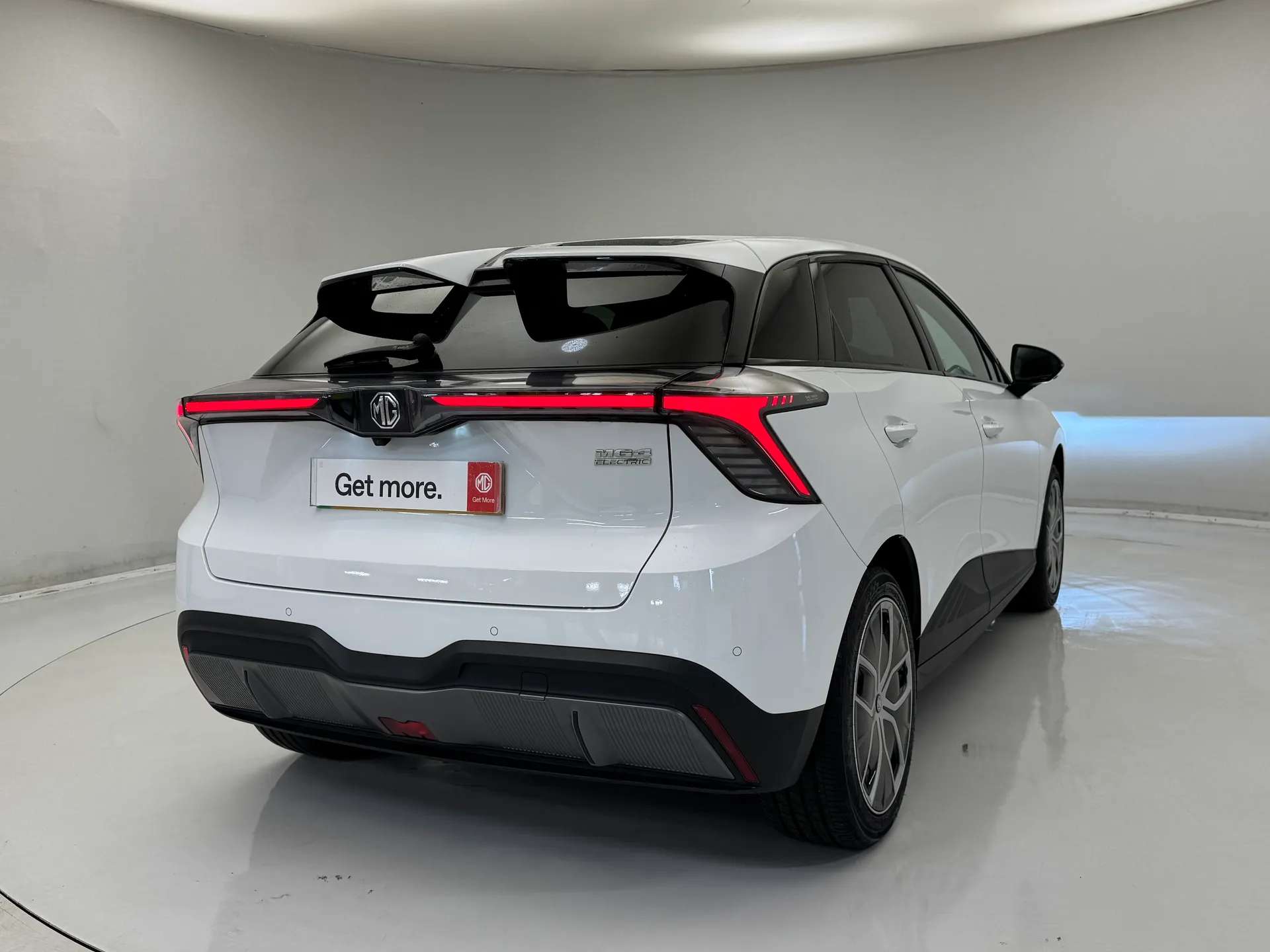 A 2024 MG MG4 150kW Trophy EV Long Range 64kWh 5dr Auto ð Only 5,034 Milesð A 2024 MG MG4 150kW Trophy EV Long Range 64kWh 5dr Auto ð Only 5,034 Milesð