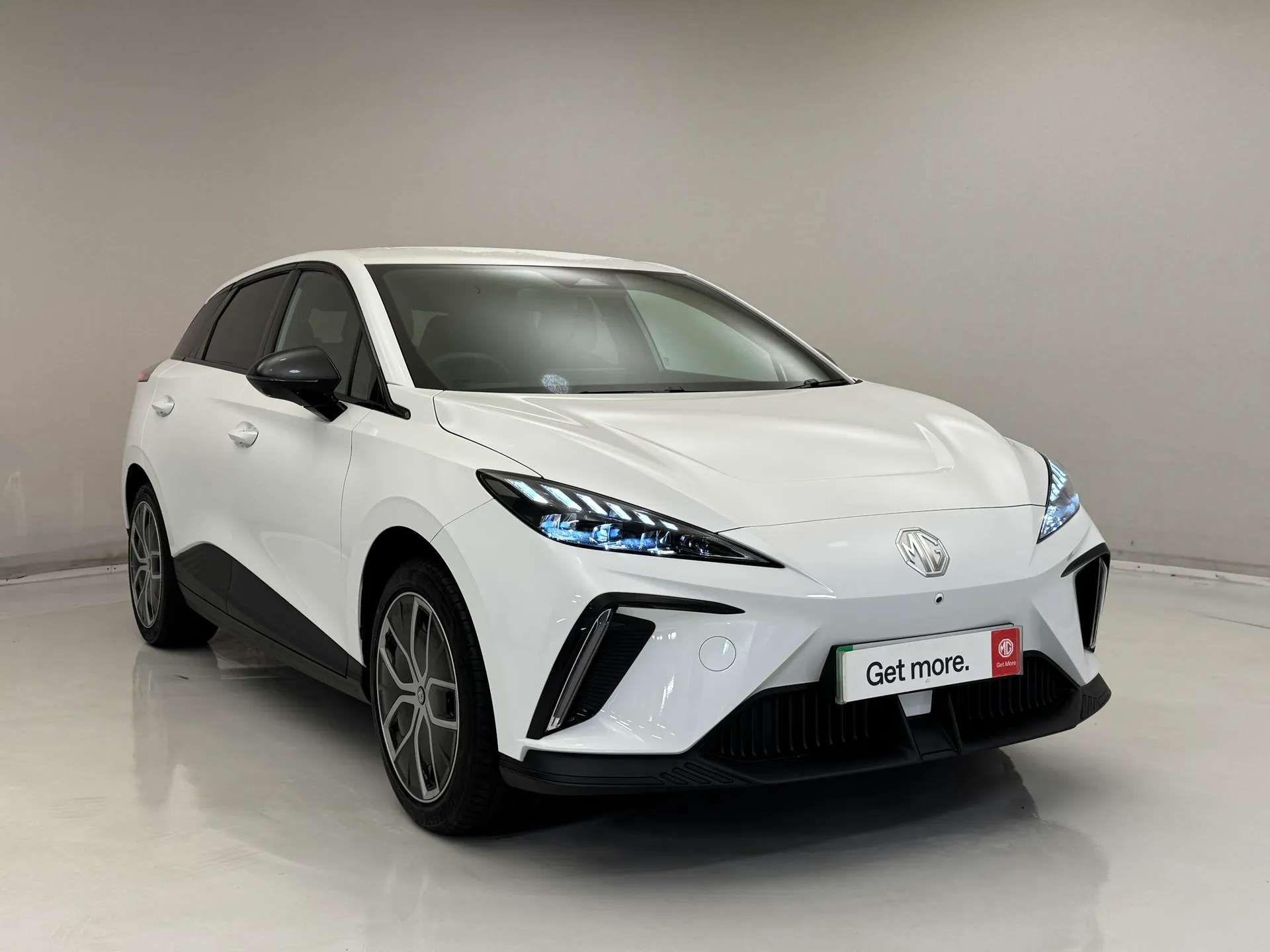 A 2024 MG MG4 150kW Trophy EV Long Range 64kWh 5dr Auto ð Only 5,034 Milesð A 2024 MG MG4 150kW Trophy EV Long Range 64kWh 5dr Auto ð Only 5,034 Milesð
