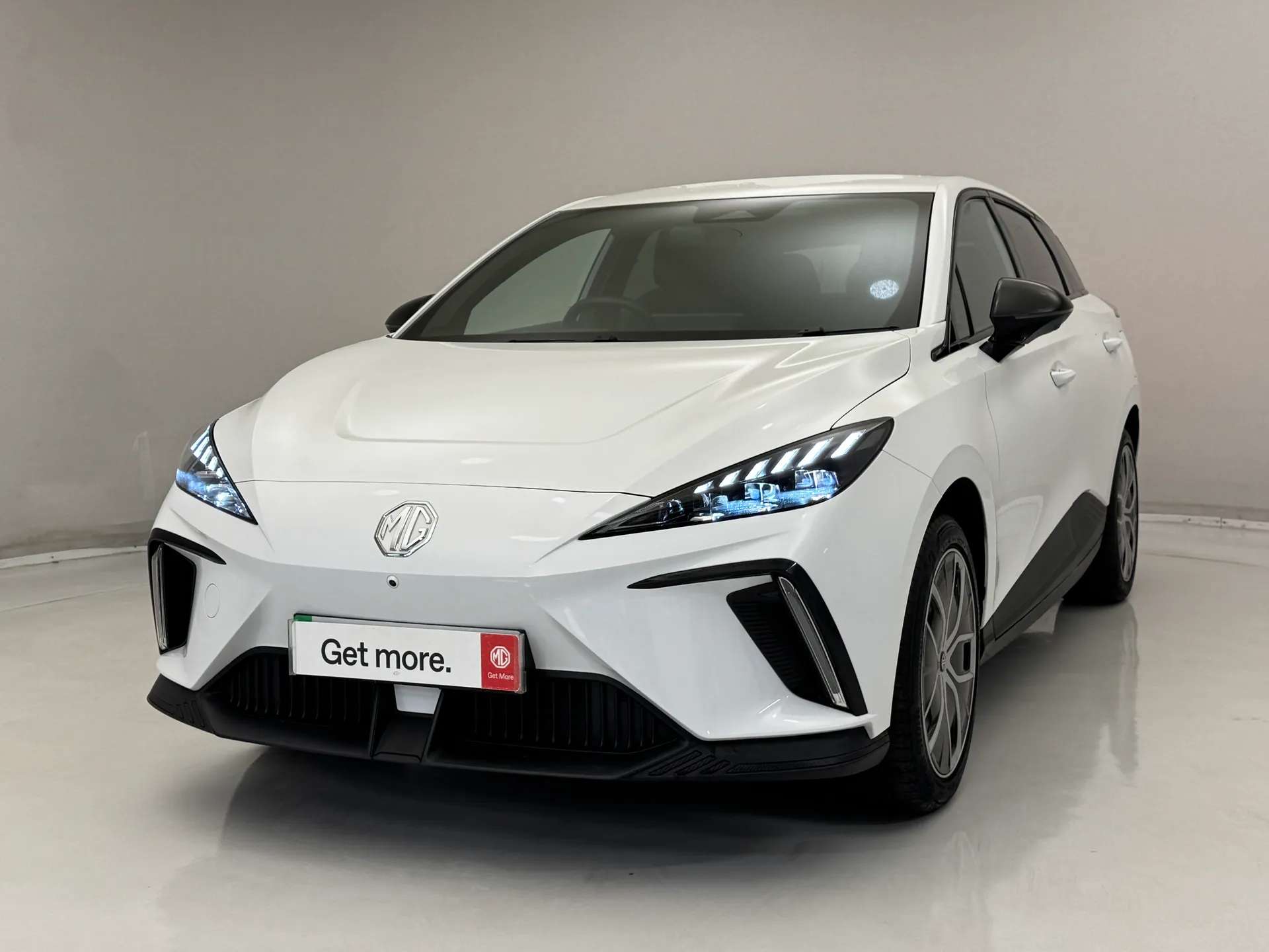 A 2024 MG MG4 150kW Trophy EV Long Range 64kWh 5dr Auto ð Only 5,034 Milesð A 2024 MG MG4 150kW Trophy EV Long Range 64kWh 5dr Auto ð Only 5,034 Milesð