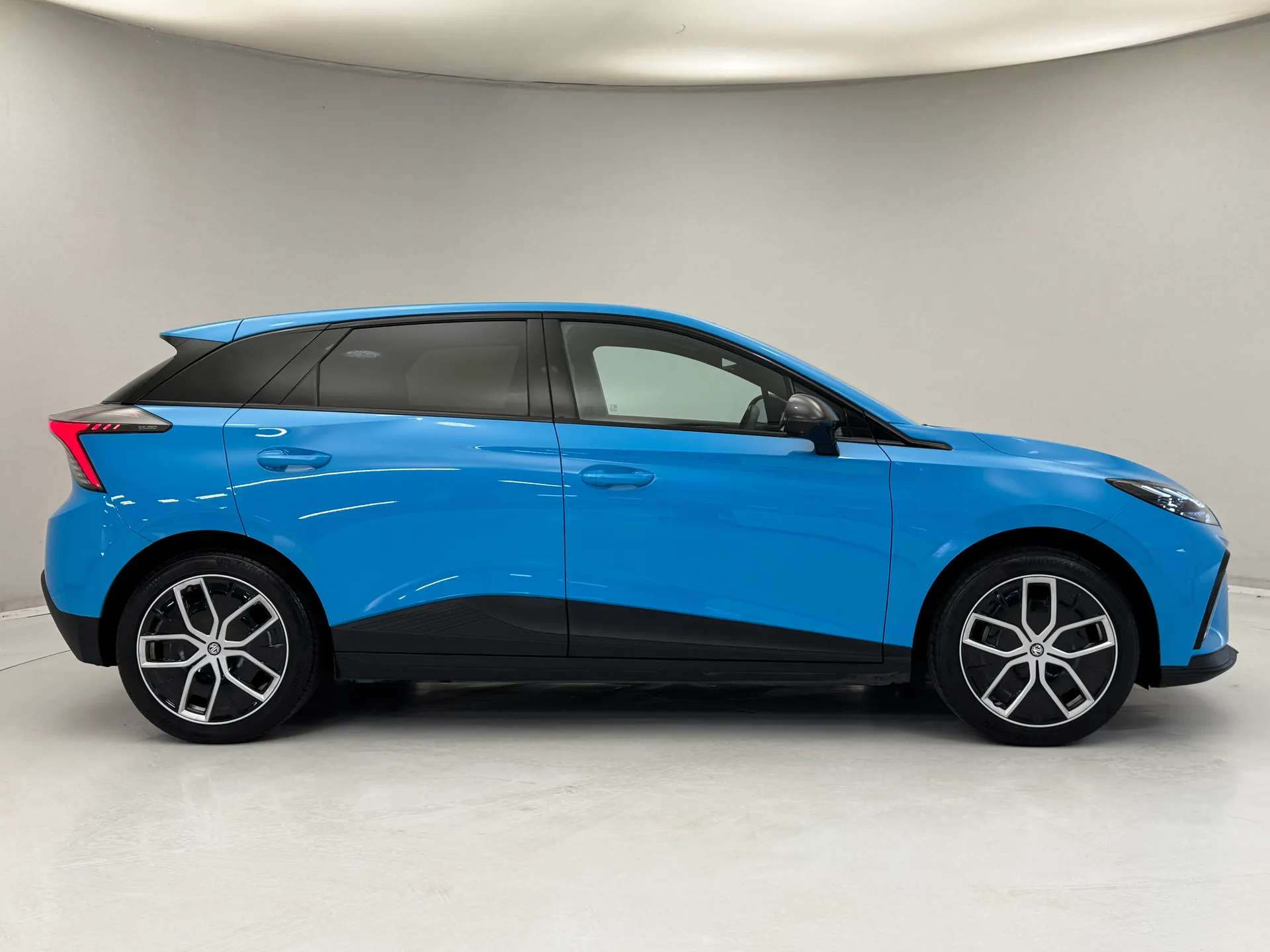 A 2024 MG MG4 150kW Trophy EV Long Range 64kWh 5dr Auto ð TROPHY EV LONG RANGEð A 2024 MG MG4 150kW Trophy EV Long Range 64kWh 5dr Auto ð TROPHY EV LONG RANGEð