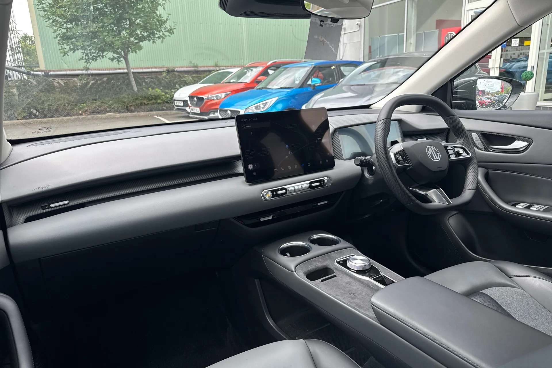 A 2025 MG MGS5 170kW Trophy EV Long Range 64kWh 5dr Auto A 2025 MG MGS5 170kW Trophy EV Long Range 64kWh 5dr Auto