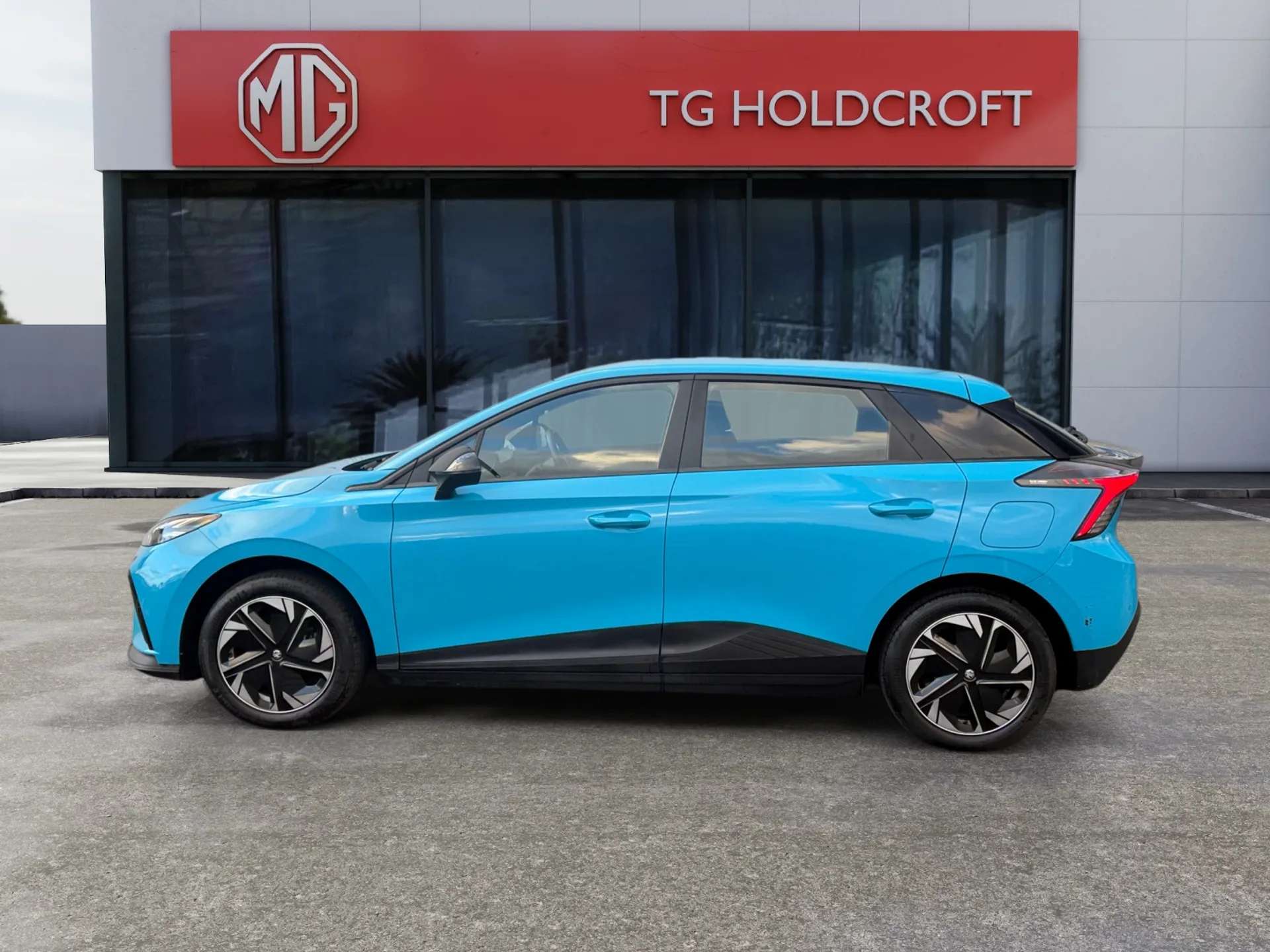 A 2023 MG MG4 150kW SE EV Long Range 64kWh 5dr Auto A 2023 MG MG4 150kW SE EV Long Range 64kWh 5dr Auto