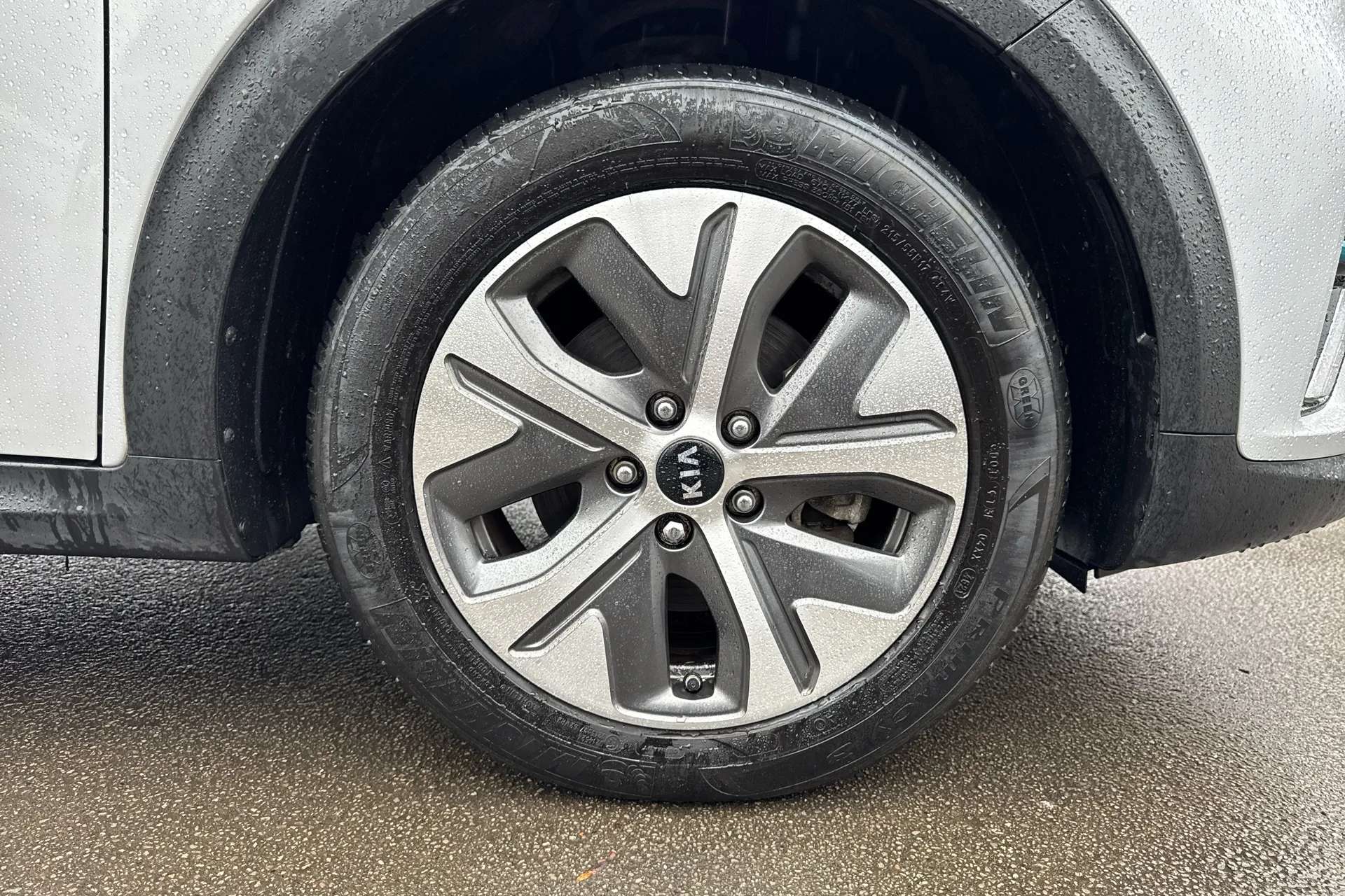 2020 KIA E-NIRO 2020 KIA E-NIRO