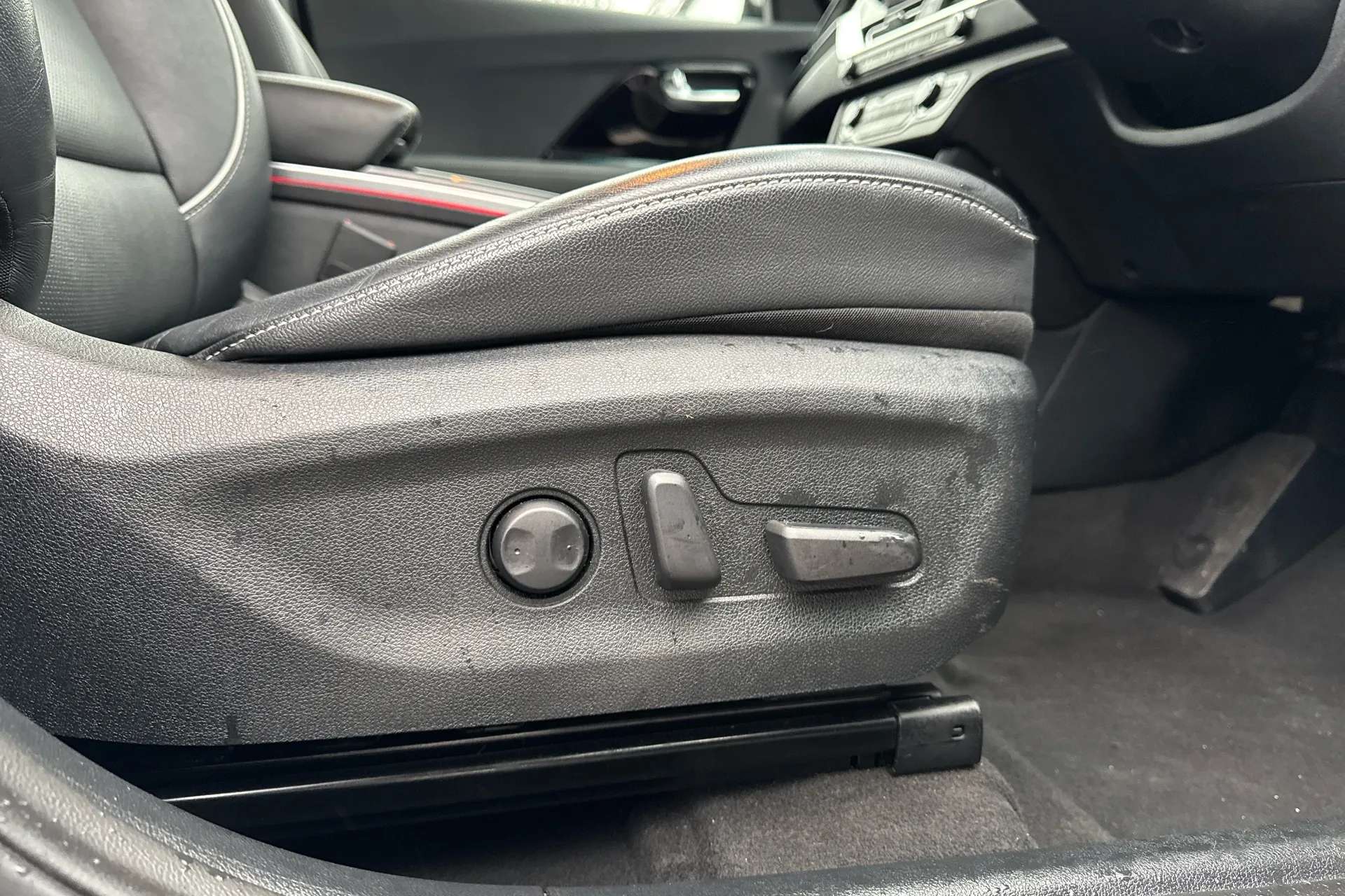 2020 KIA E-NIRO 2020 KIA E-NIRO