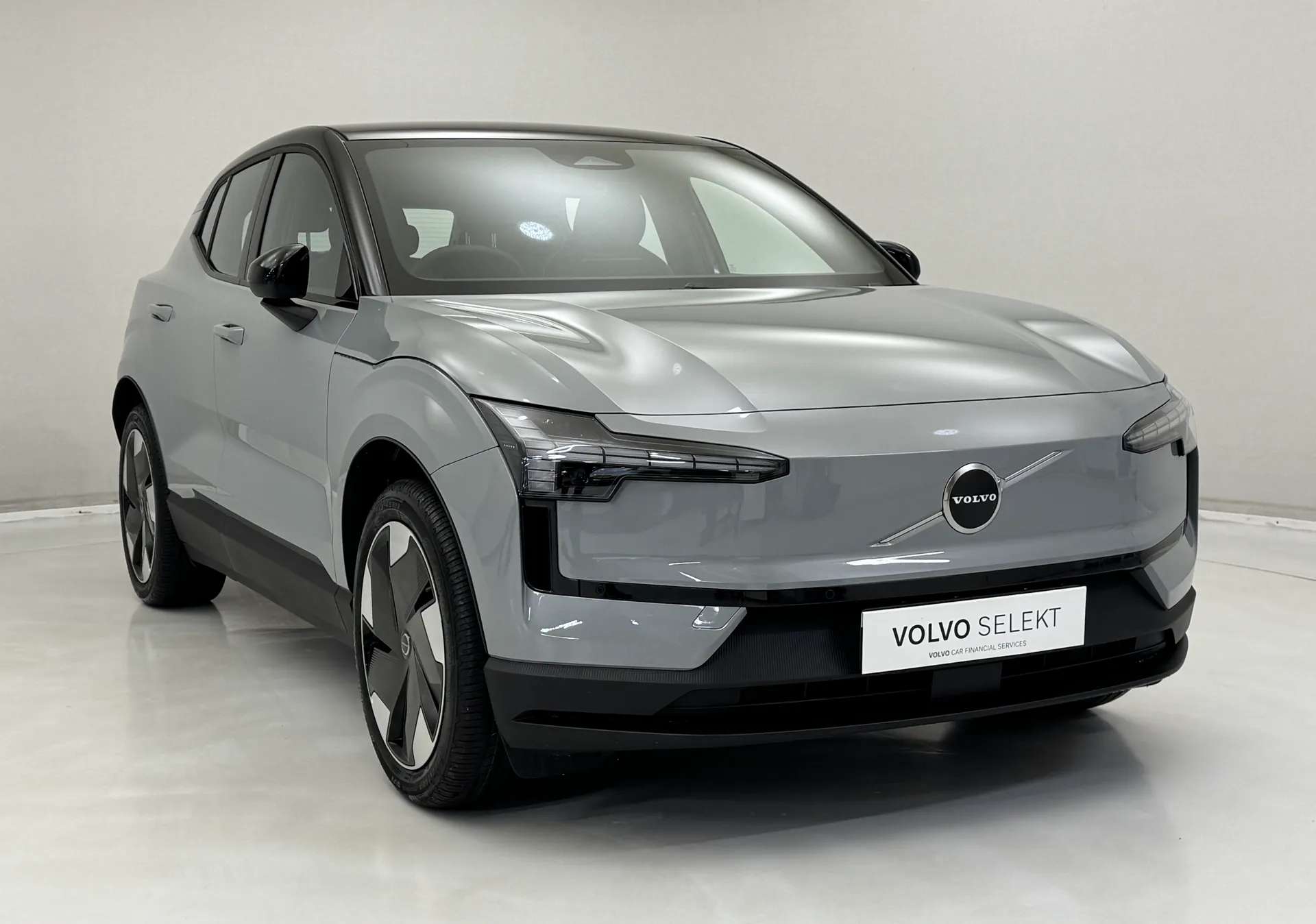A 2026 VOLVO EX30 200kW SM Extended Range Plus 69kWh 5dr Auto A 2026 VOLVO EX30 200kW SM Extended Range Plus 69kWh 5dr Auto