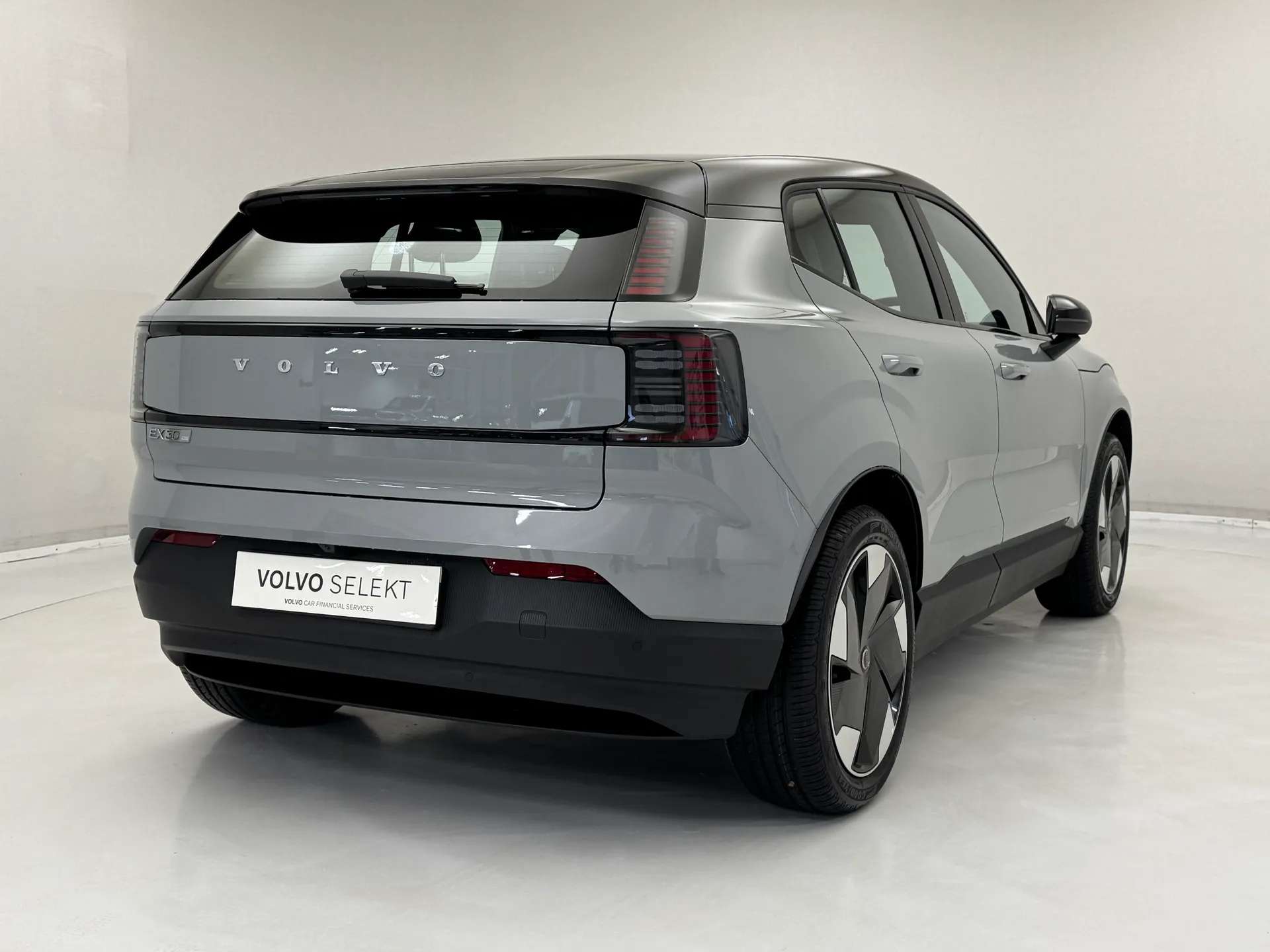 A 2026 VOLVO EX30 200kW SM Extended Range Plus 69kWh 5dr Auto A 2026 VOLVO EX30 200kW SM Extended Range Plus 69kWh 5dr Auto