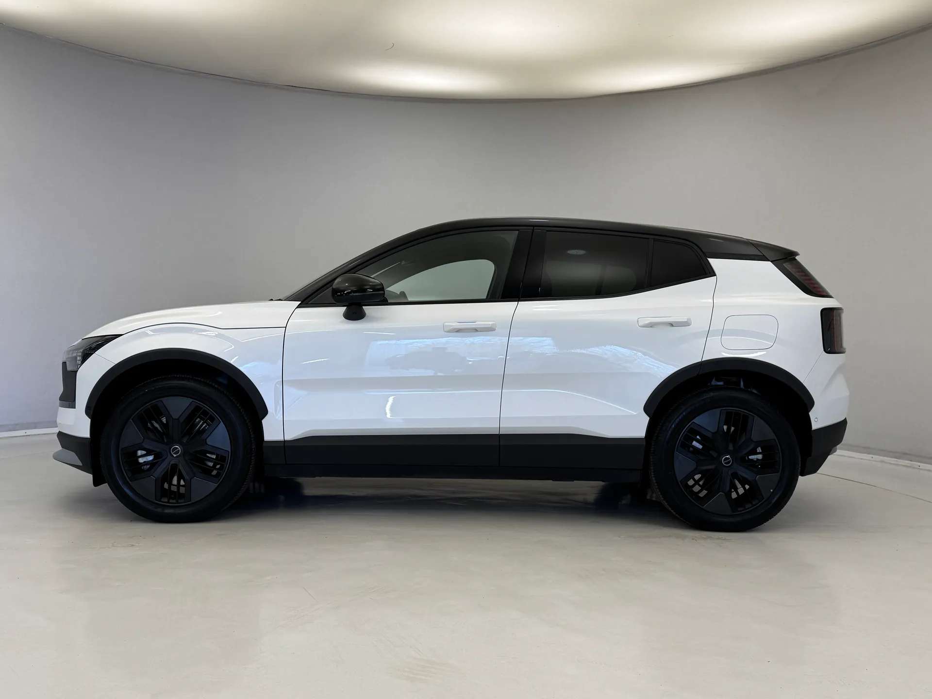 A 2025 VOLVO EX30 315kW TM Perf Cross Country Ultra 69kWh 5dr Auto A 2025 VOLVO EX30 315kW TM Perf Cross Country Ultra 69kWh 5dr Auto