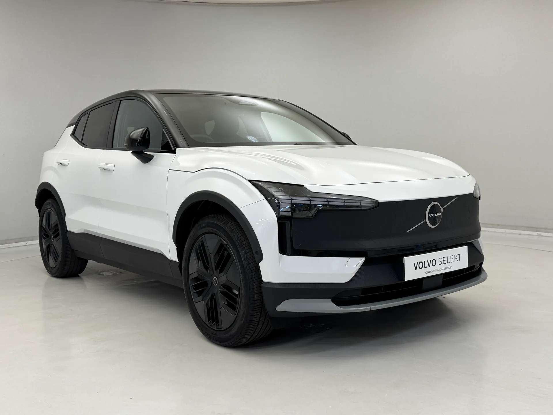 A 2025 VOLVO EX30 315kW TM Perf Cross Country Ultra 69kWh 5dr Auto A 2025 VOLVO EX30 315kW TM Perf Cross Country Ultra 69kWh 5dr Auto