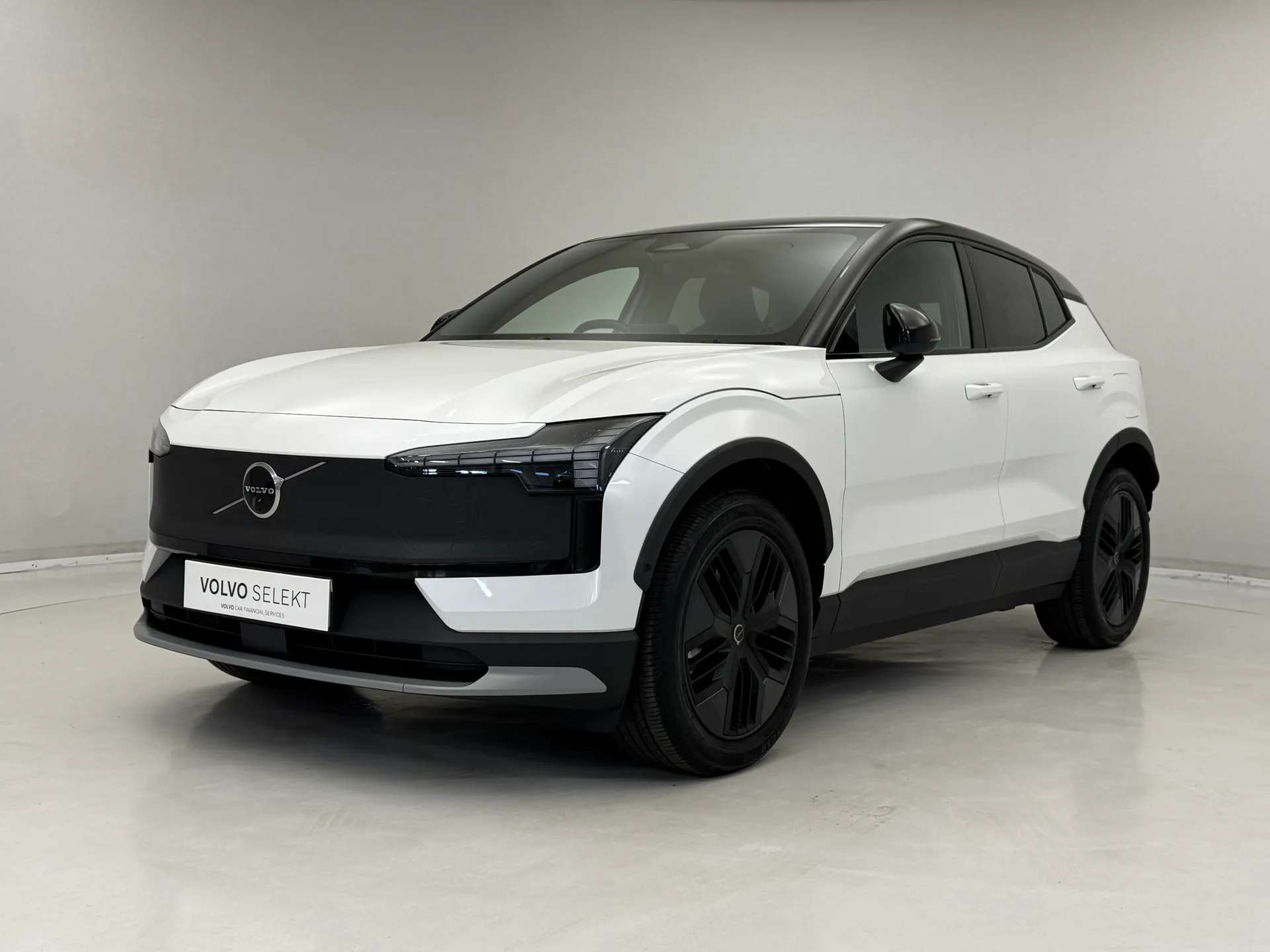 A 2025 VOLVO EX30 315kW TM Perf Cross Country Ultra 69kWh 5dr Auto A 2025 VOLVO EX30 315kW TM Perf Cross Country Ultra 69kWh 5dr Auto