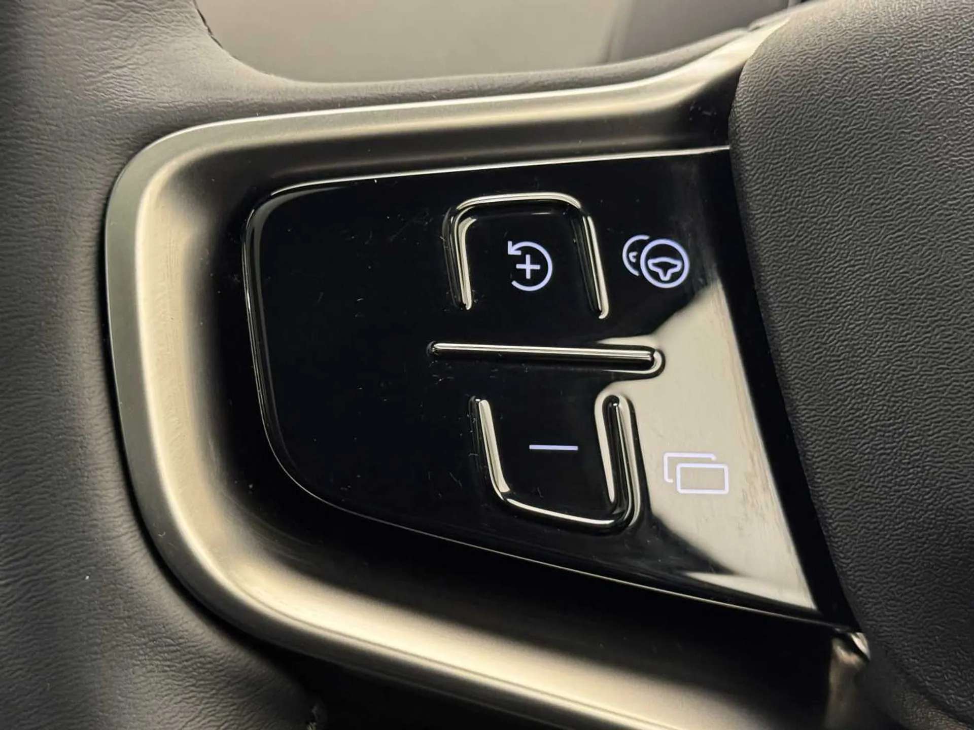 2025 VOLVO EX30 2025 VOLVO EX30