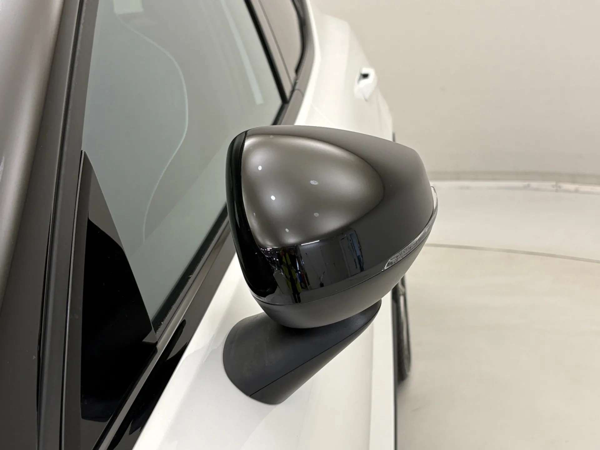 2025 VOLVO EX30 2025 VOLVO EX30