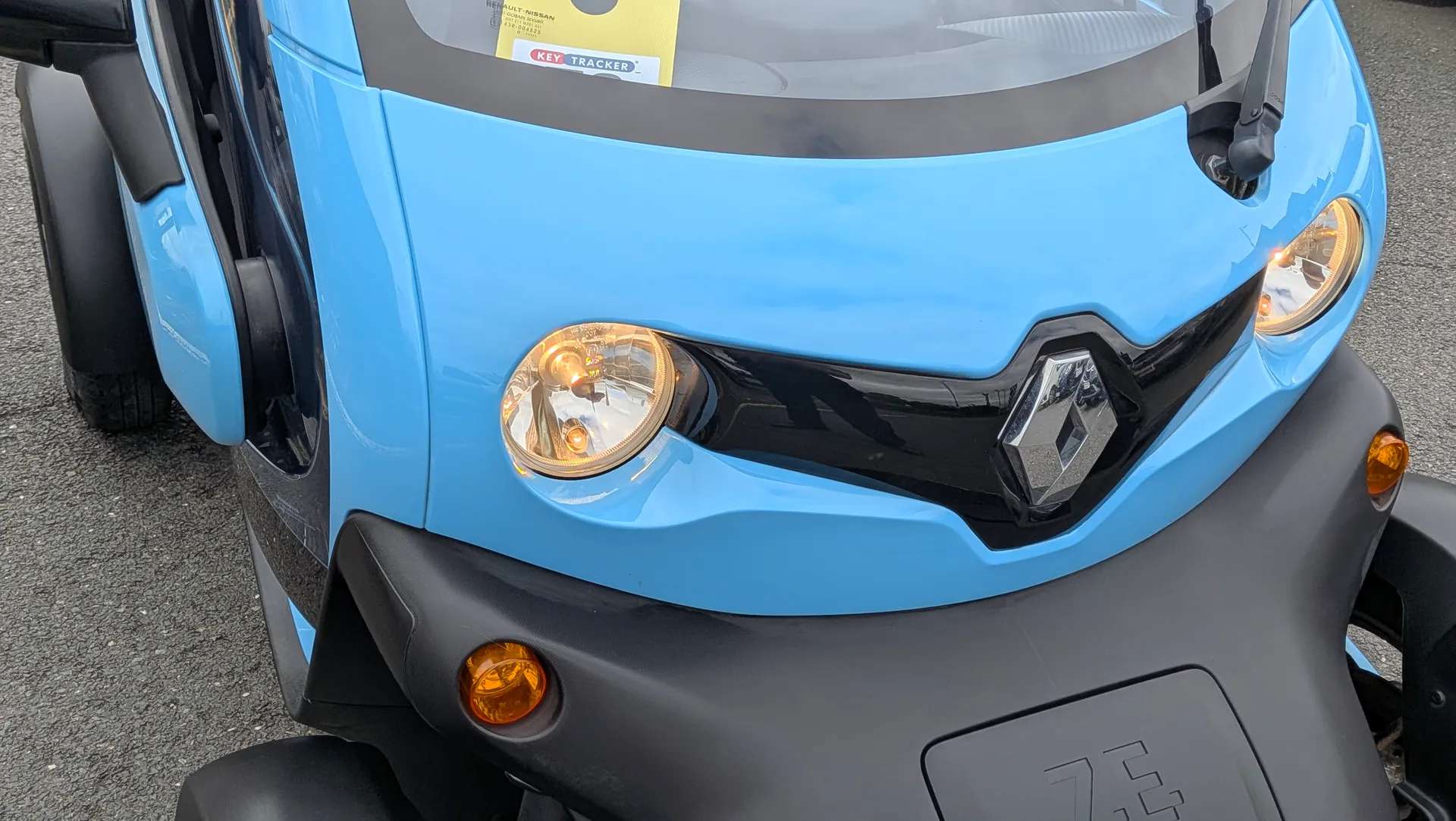 A 2022 RENAULT TWIZY 13kW i-Dynamique 6kWh 2dr Auto A 2022 RENAULT TWIZY 13kW i-Dynamique 6kWh 2dr Auto