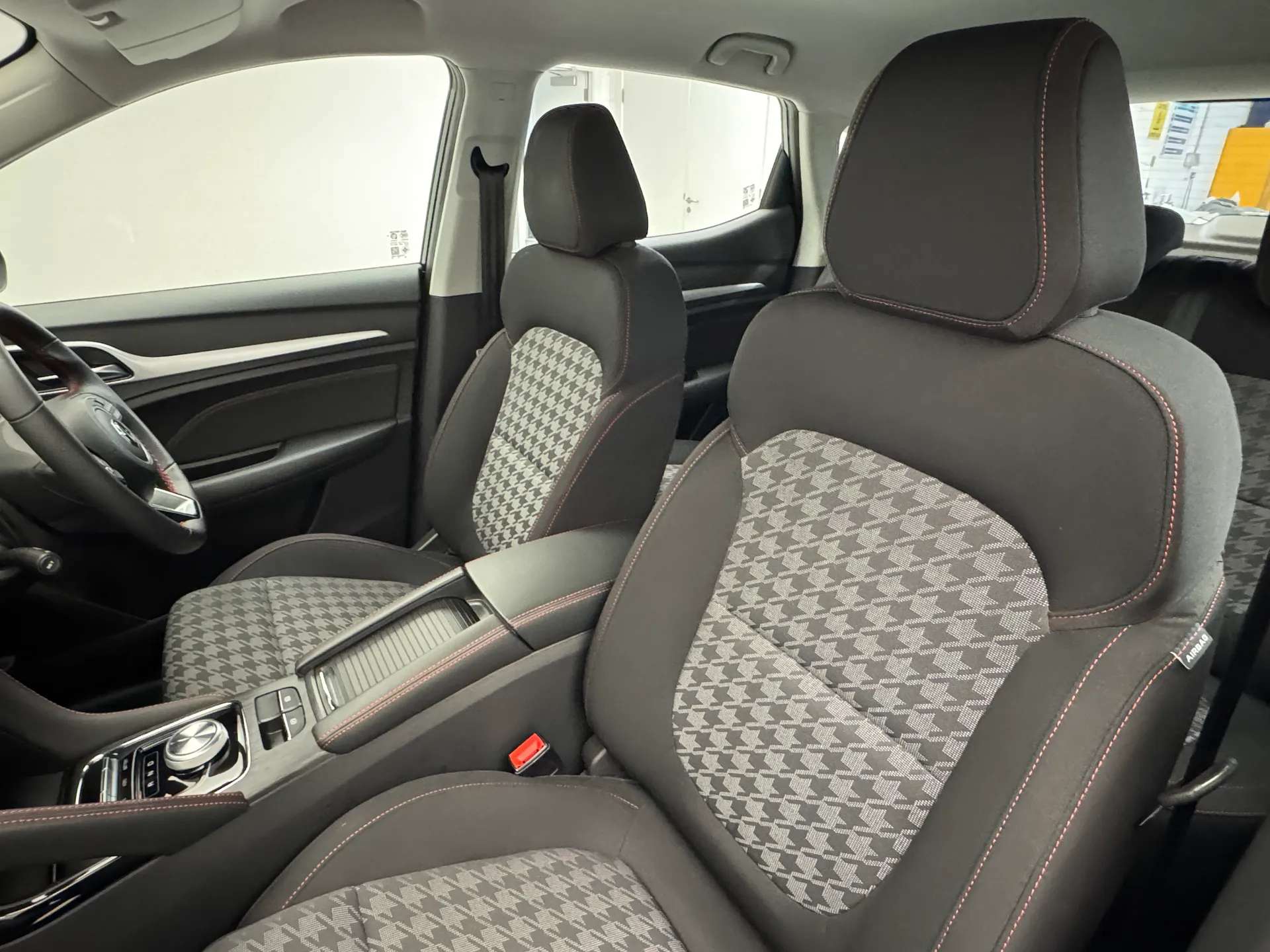 2025 MG ZS 2025 MG ZS