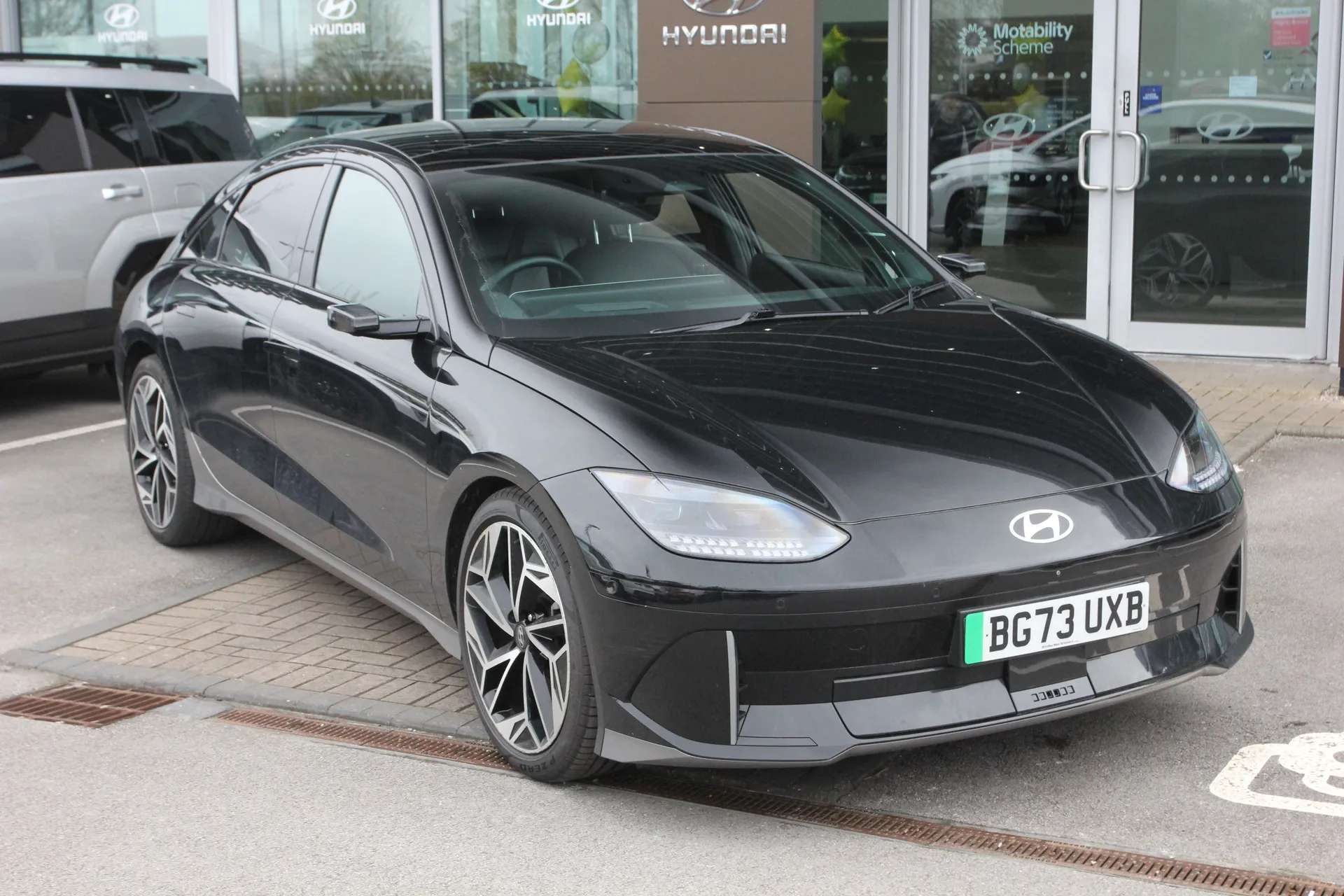 A 2024 HYUNDAI IONIQ 6 168kW Ultimate 77kWh 4dr Auto A 2024 HYUNDAI IONIQ 6 168kW Ultimate 77kWh 4dr Auto