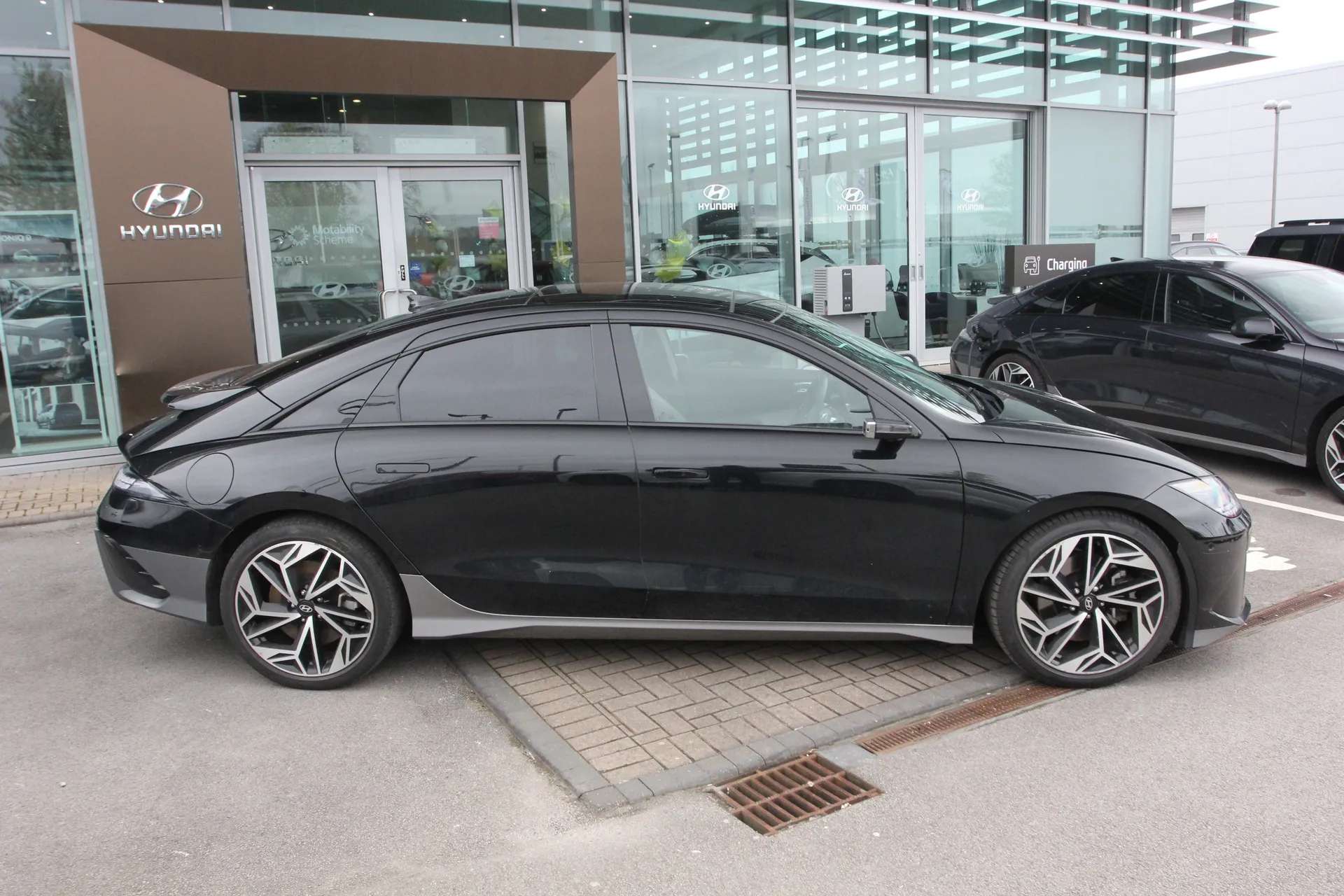 A 2024 HYUNDAI IONIQ 6 168kW Ultimate 77kWh 4dr Auto A 2024 HYUNDAI IONIQ 6 168kW Ultimate 77kWh 4dr Auto