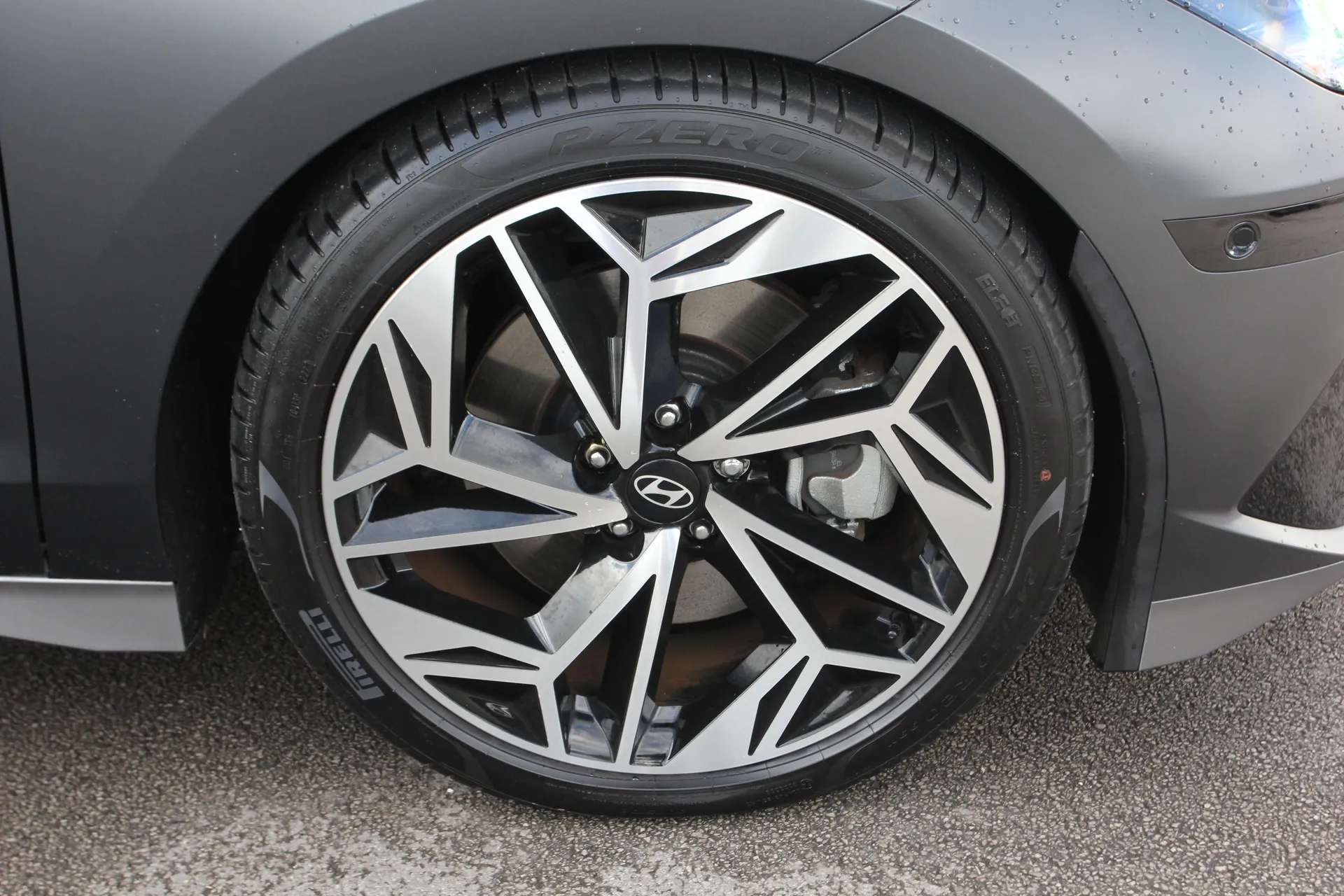 A 2025 HYUNDAI IONIQ 6 168kW Ultimate 77kWh 4dr Auto A 2025 HYUNDAI IONIQ 6 168kW Ultimate 77kWh 4dr Auto