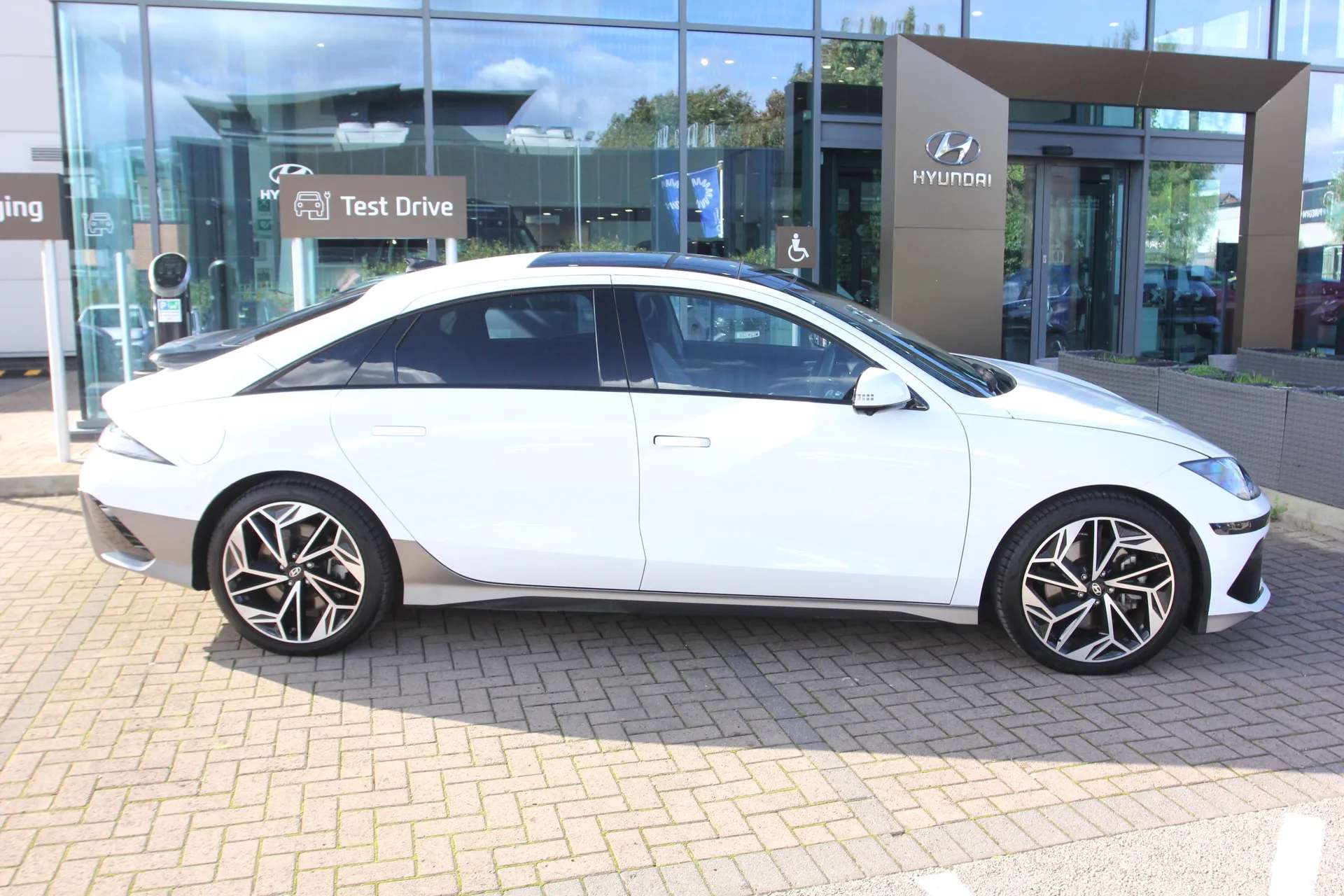 2024 HYUNDAI IONIQ 6 2024 HYUNDAI IONIQ 6