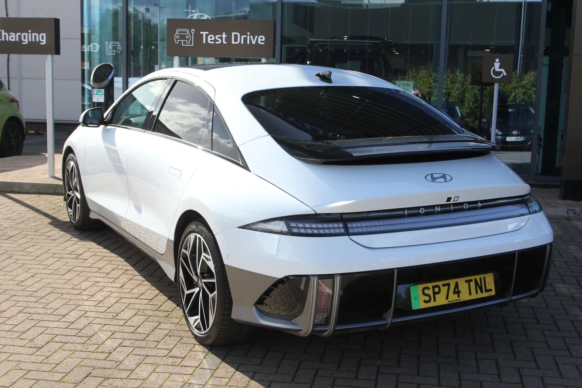 2024 HYUNDAI IONIQ 6 2024 HYUNDAI IONIQ 6