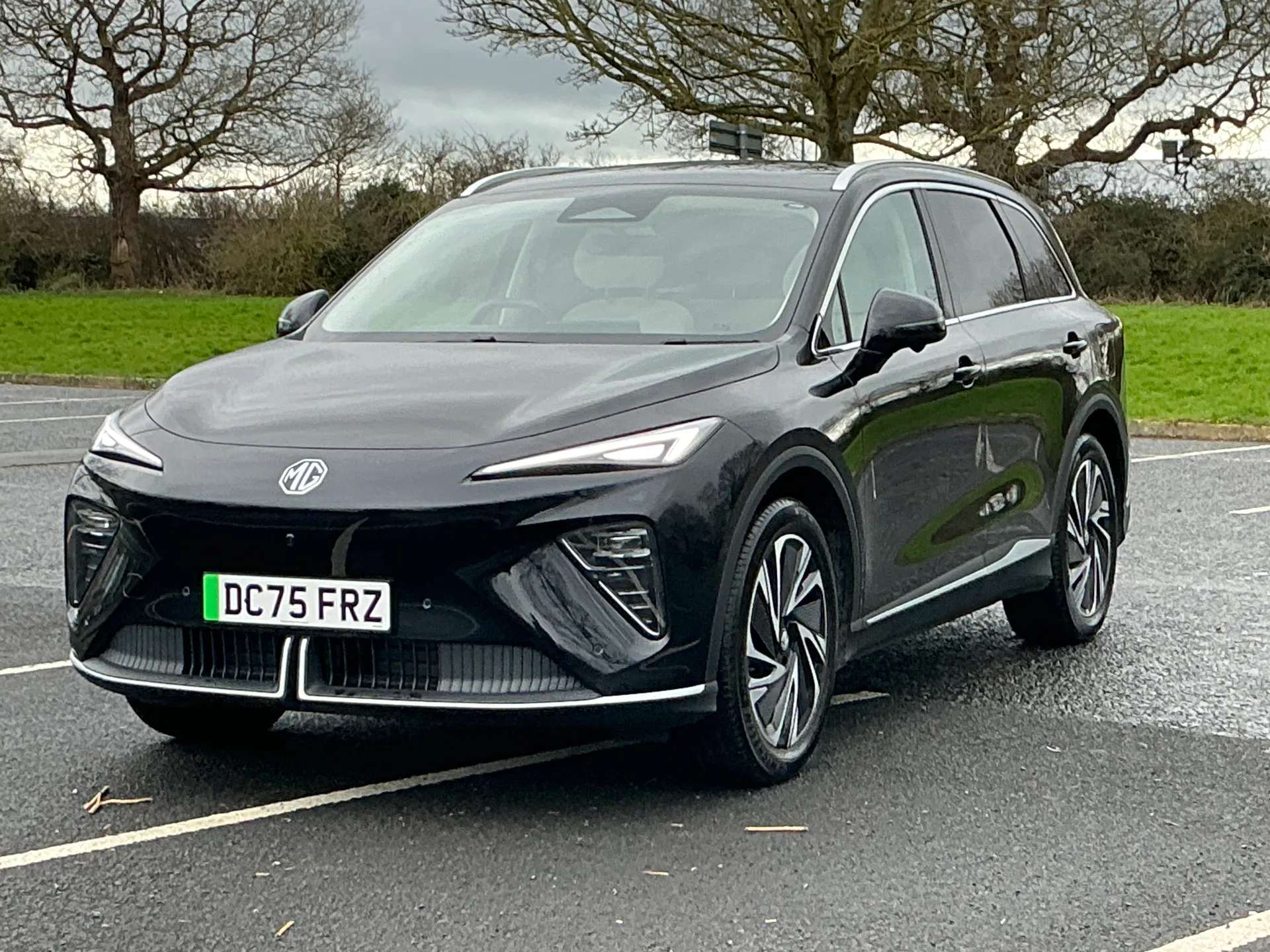 A 2025 MG MOTOR UK MGS6 266kW Trophy EV Dual Motor 77kWh 5dr Auto A 2025 MG MOTOR UK MGS6 266kW Trophy EV Dual Motor 77kWh 5dr Auto