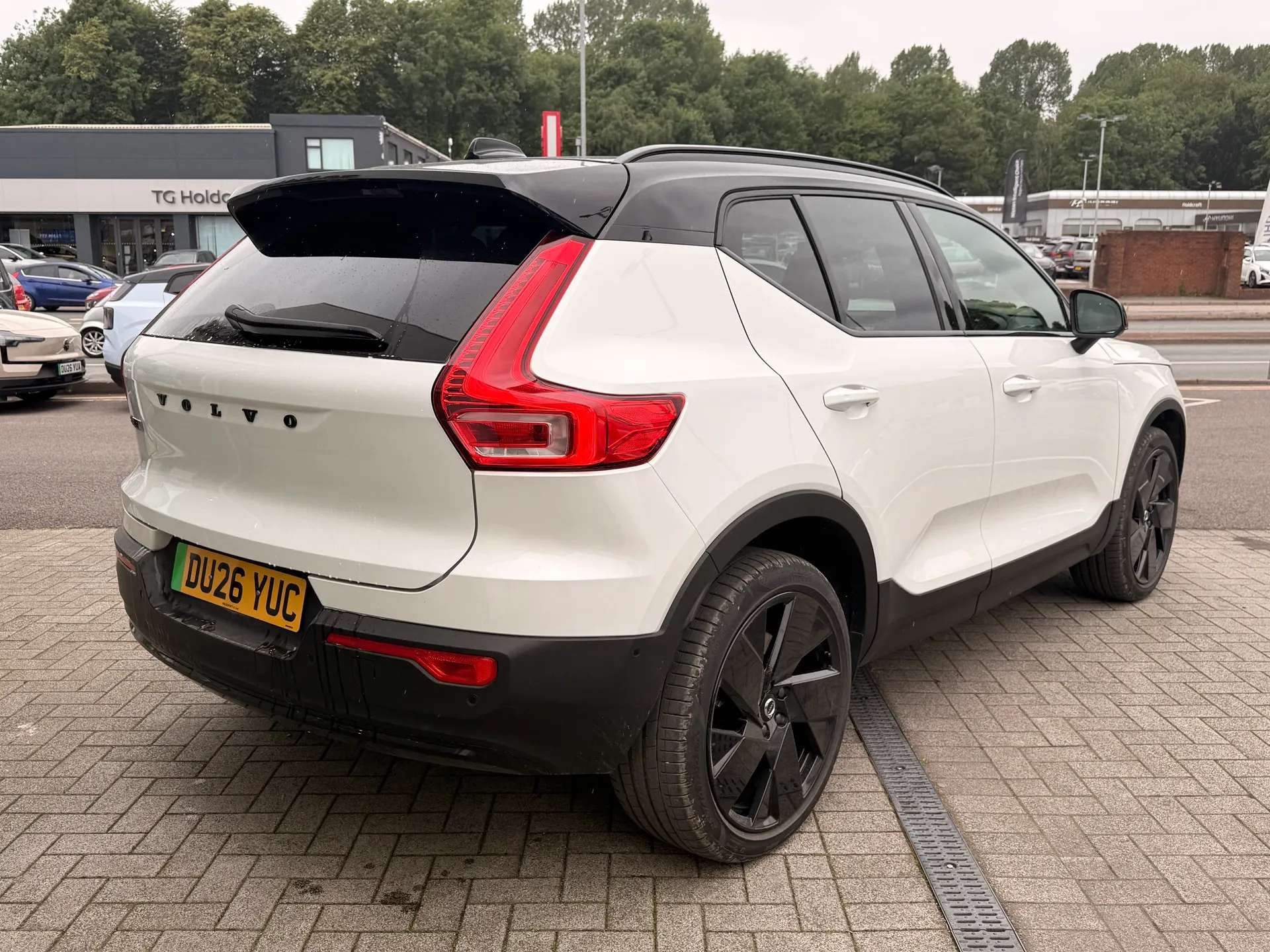 A 2026 VOLVO EX40 185kW Ext Range Ultra Black Edition 78kWh 5dr Auto A 2026 VOLVO EX40 185kW Ext Range Ultra Black Edition 78kWh 5dr Auto