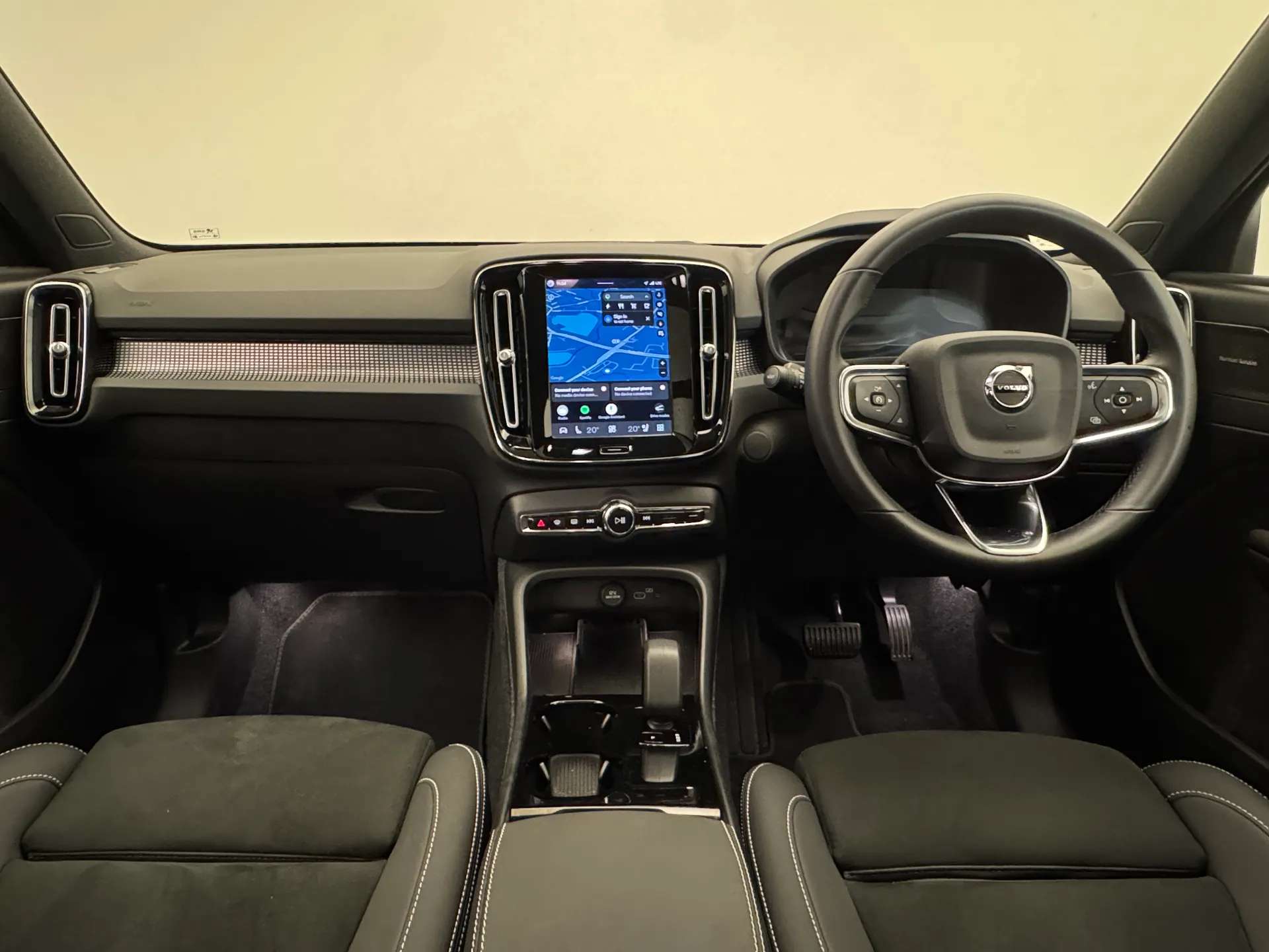 0 VOLVO EX40 0 VOLVO EX40